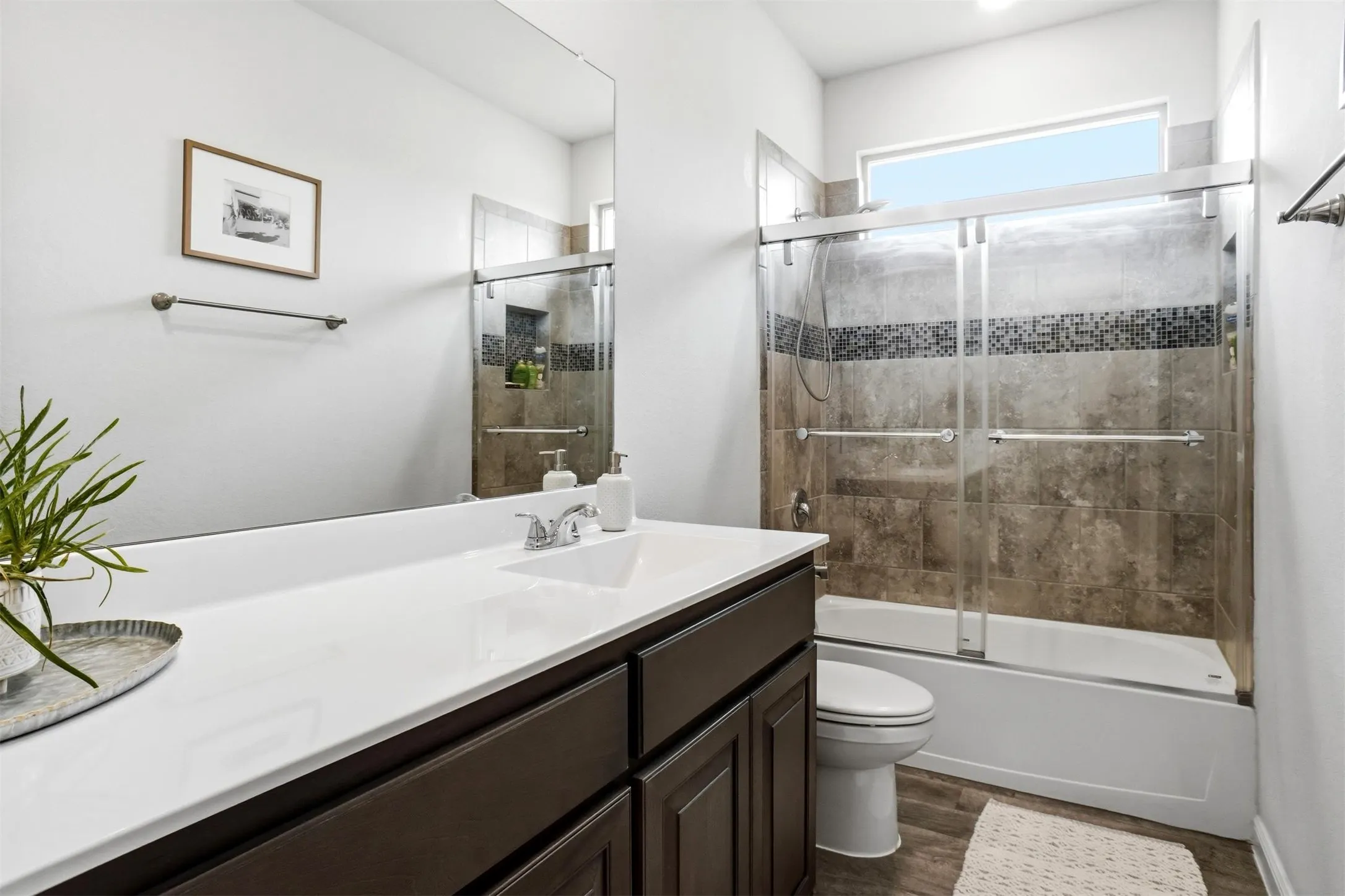 Single Family Residence For Sale in Tarrant County , 1004 Kimbrough Road, Azle, Texas 76020, 4 Bedrooms, 2 Bathrooms, 3 Garage spaces, 2,209 Sqft, built in 2020, Preowned, Price $450,000, mls#21249532, Real Estate Agent in Azle, Homes For Sale in Tarrant county, Homes For Sale in Azle, Realtor in Azle Texas, Real Estate Brokerage Independent Realty Texas, Luminita Cordes Realtor