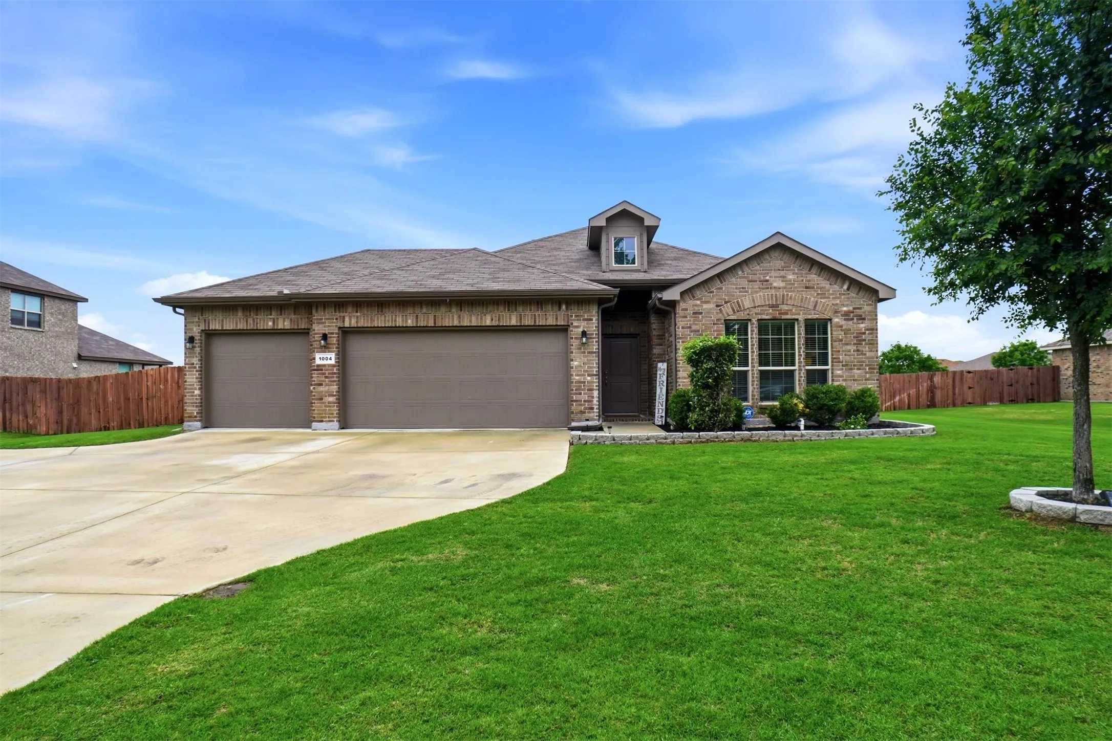 Single Family Residence For Sale in Tarrant County , 1004 Kimbrough Road, Azle, Texas 76020, 4 Bedrooms, 2 Bathrooms, 3 Garage spaces, 2,209 Sqft, built in 2020, Preowned, Price $450,000, mls#21249532, Real Estate Agent in Azle, Homes For Sale in Tarrant county, Homes For Sale in Azle, Realtor in Azle Texas, Real Estate Brokerage Independent Realty Texas, Luminita Cordes Realtor