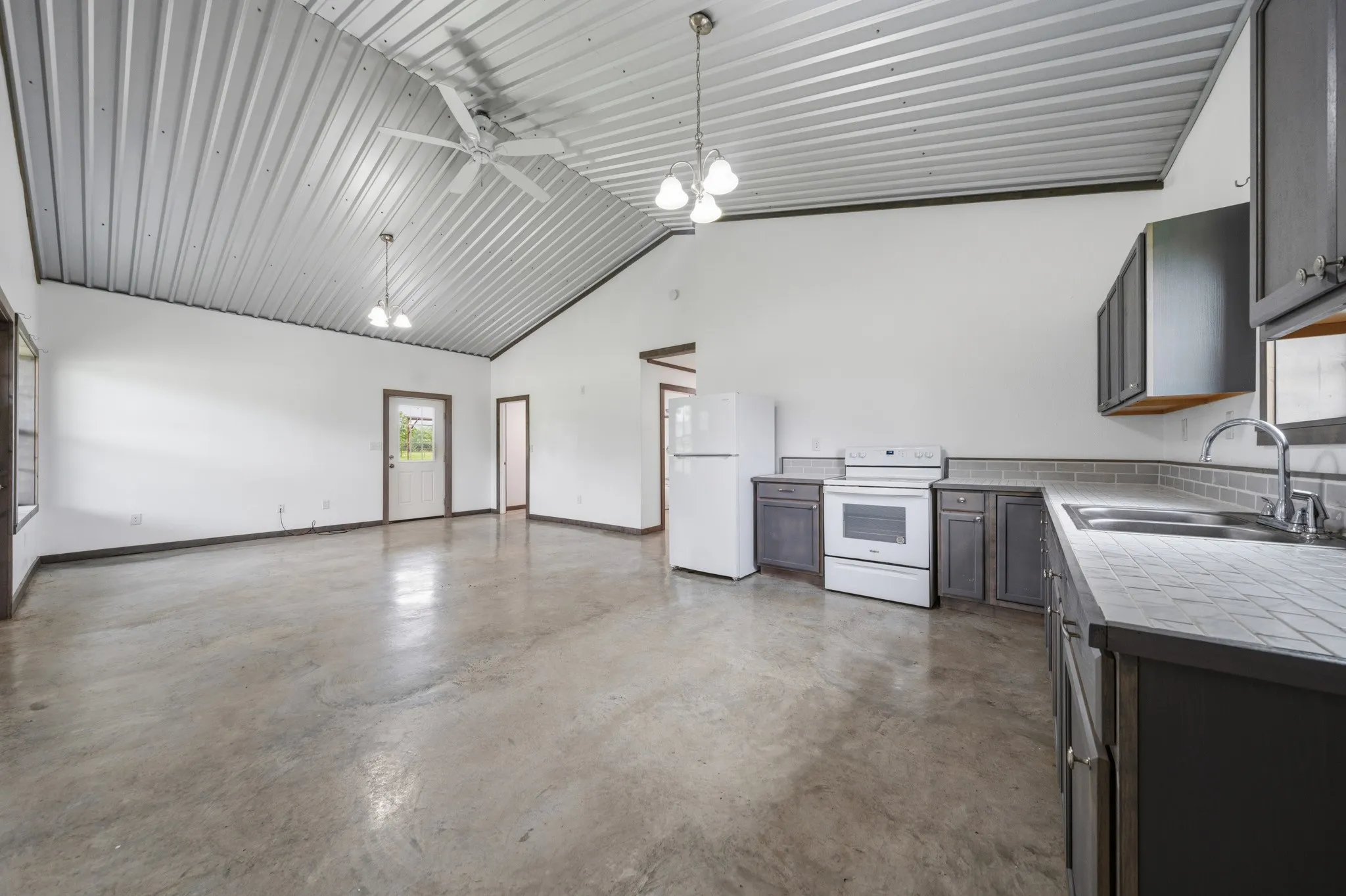Single Family Residence For Sale in Bosque County , 321 Avenue B B, Walnut Springs, Texas 76690, 3 Bedroom, 2 Bathroom, Garage spaces, 1,240 Sqft, built in 2024, mls#21248233, Real Estate Agent in Walnut Springs, Homes For Sale in Bosque county, Homes For Sale in Walnut Springs, Realtor in Walnut Springs Texas, Real Estate Brokerage Independent Realty Texas, Luminita Cordes Realtor