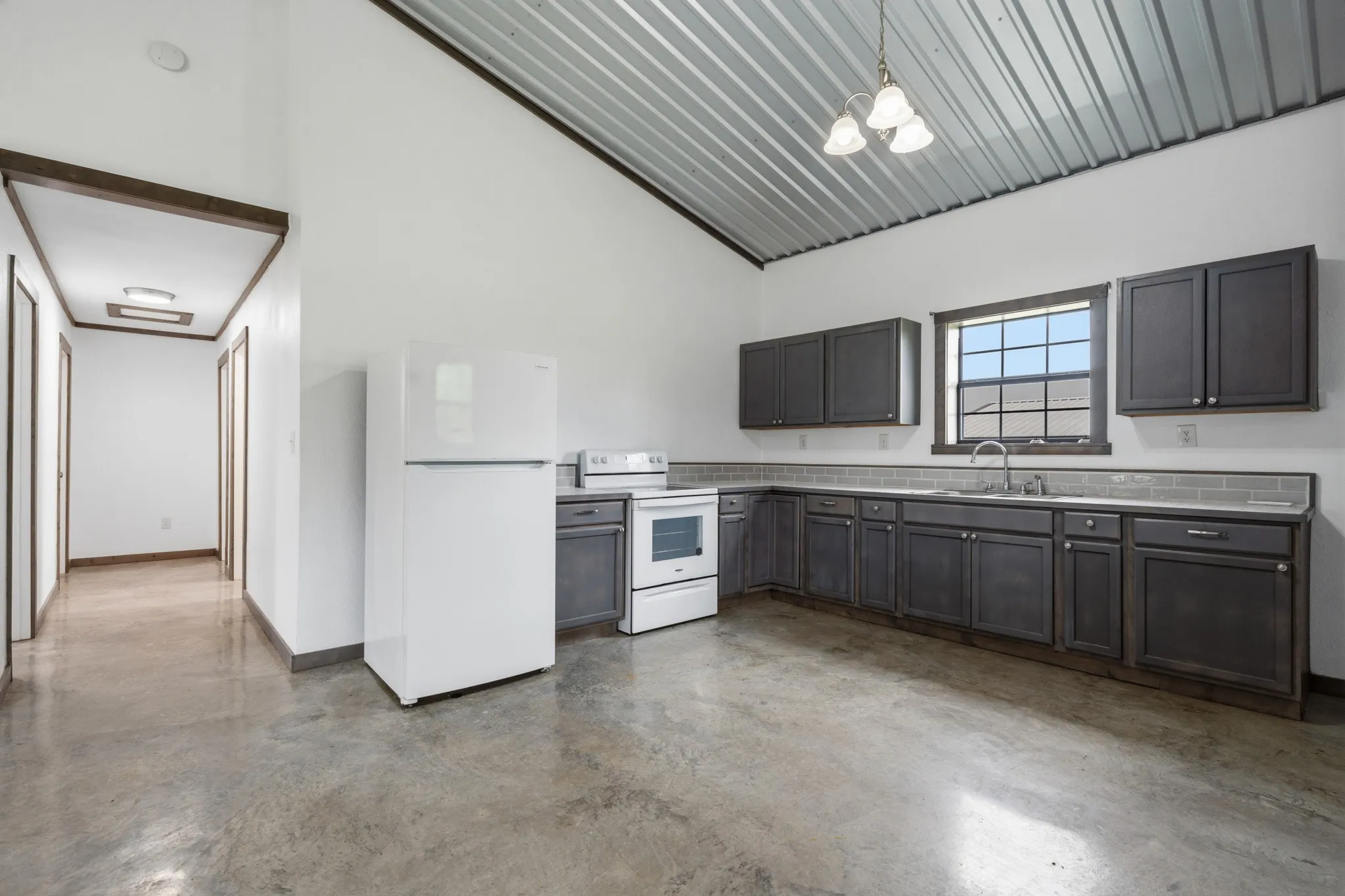 Single Family Residence For Sale in Bosque County , 321 Avenue B B, Walnut Springs, Texas 76690, 3 Bedroom, 2 Bathroom, Garage spaces, 1,240 Sqft, built in 2024, mls#21248233, Real Estate Agent in Walnut Springs, Homes For Sale in Bosque county, Homes For Sale in Walnut Springs, Realtor in Walnut Springs Texas, Real Estate Brokerage Independent Realty Texas, Luminita Cordes Realtor