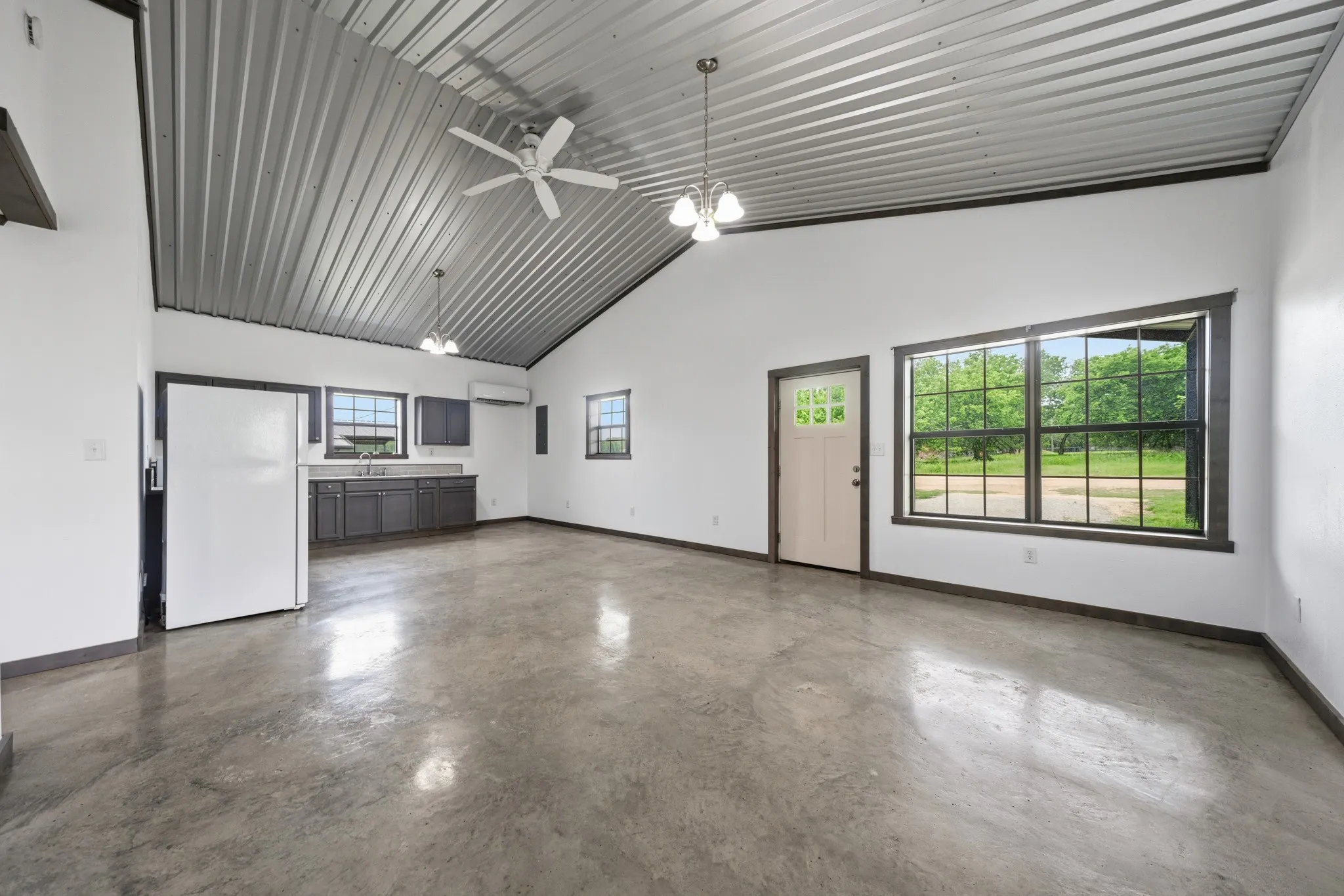 Single Family Residence For Sale in Bosque County , 321 Avenue B B, Walnut Springs, Texas 76690, 3 Bedroom, 2 Bathroom, Garage spaces, 1,240 Sqft, built in 2024, mls#21248233, Real Estate Agent in Walnut Springs, Homes For Sale in Bosque county, Homes For Sale in Walnut Springs, Realtor in Walnut Springs Texas, Real Estate Brokerage Independent Realty Texas, Luminita Cordes Realtor