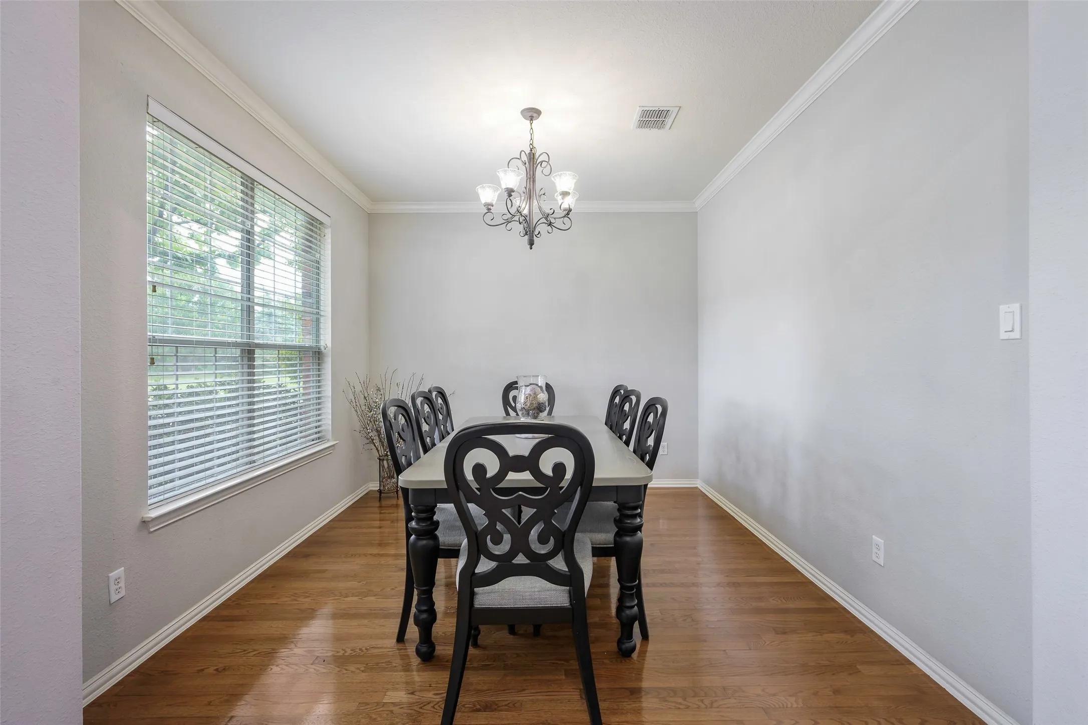 Single Family Residence For Sale in Collin County , 803 Cascades Drive, Allen, Texas 75002, 4 Bedroom, 3 Bathroom, 2 Garage spaces, 2,911 Sqft, built in 2003, Preowned, mls#21249358, Real Estate Agent in Allen, Homes For Sale in Collin county, Homes For Sale in Allen, Realtor in Allen Texas, Real Estate Brokerage Independent Realty Texas, Luminita Cordes Realtor