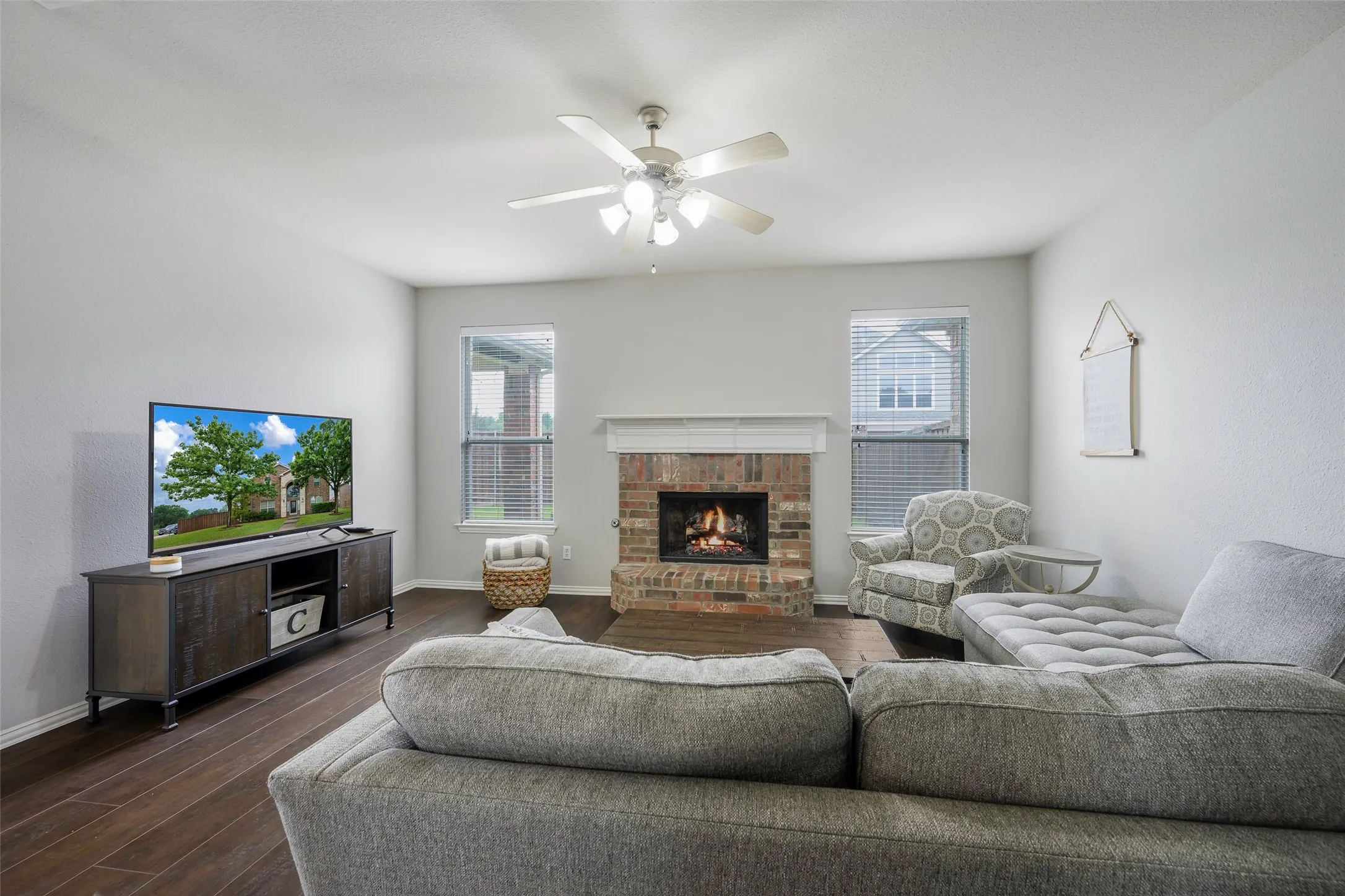 Single Family Residence For Sale in Collin County , 803 Cascades Drive, Allen, Texas 75002, 4 Bedroom, 3 Bathroom, 2 Garage spaces, 2,911 Sqft, built in 2003, Preowned, mls#21249358, Real Estate Agent in Allen, Homes For Sale in Collin county, Homes For Sale in Allen, Realtor in Allen Texas, Real Estate Brokerage Independent Realty Texas, Luminita Cordes Realtor