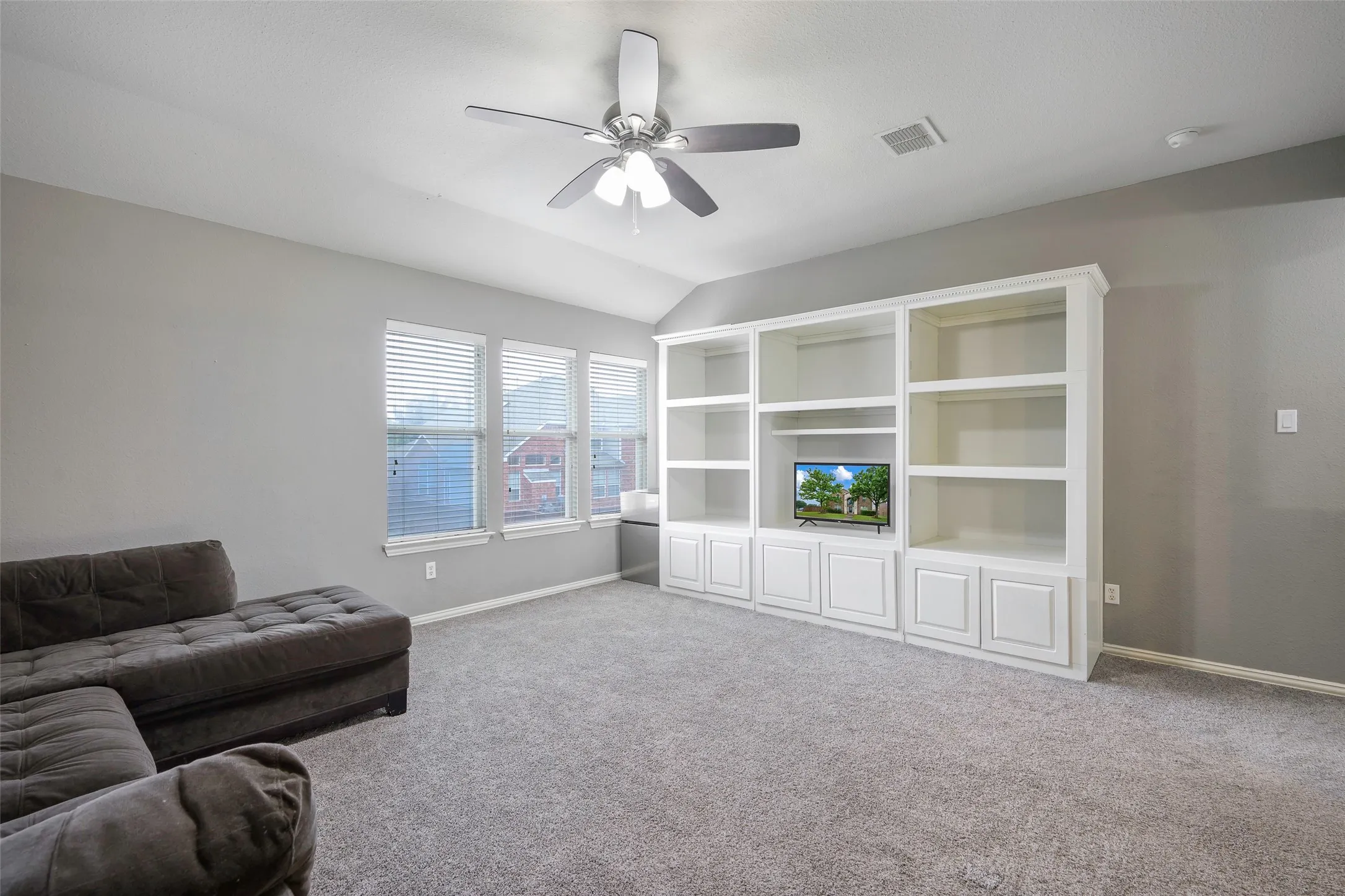 Single Family Residence For Sale in Collin County , 803 Cascades Drive, Allen, Texas 75002, 4 Bedroom, 3 Bathroom, 2 Garage spaces, 2,911 Sqft, built in 2003, Preowned, mls#21249358, Real Estate Agent in Allen, Homes For Sale in Collin county, Homes For Sale in Allen, Realtor in Allen Texas, Real Estate Brokerage Independent Realty Texas, Luminita Cordes Realtor