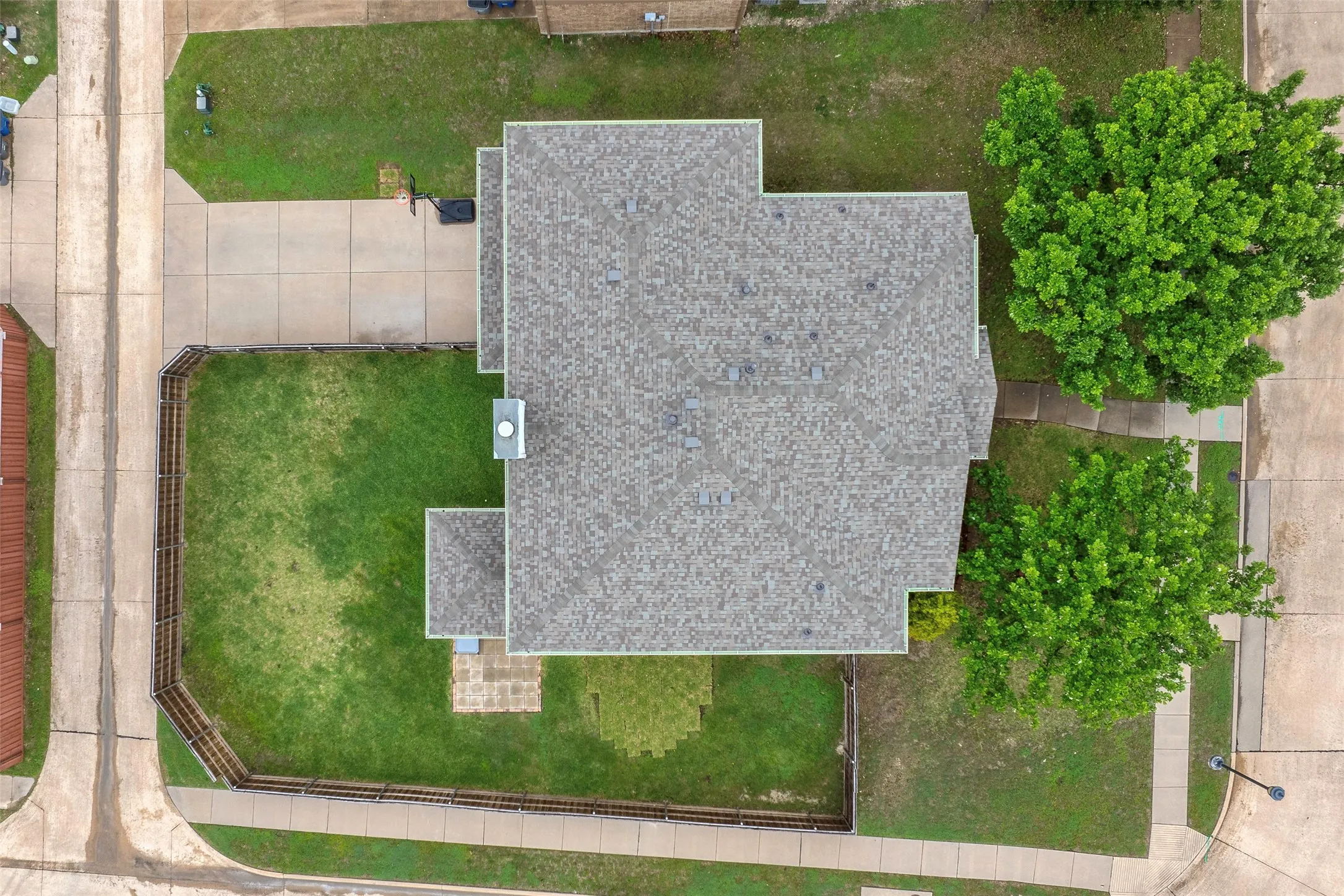 Single Family Residence For Sale in Collin County , 803 Cascades Drive, Allen, Texas 75002, 4 Bedroom, 3 Bathroom, 2 Garage spaces, 2,911 Sqft, built in 2003, Preowned, mls#21249358, Real Estate Agent in Allen, Homes For Sale in Collin county, Homes For Sale in Allen, Realtor in Allen Texas, Real Estate Brokerage Independent Realty Texas, Luminita Cordes Realtor