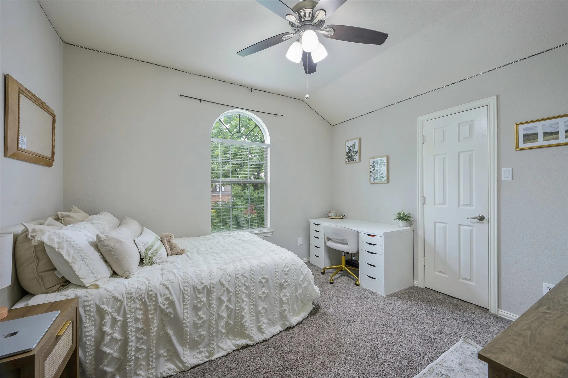 Single Family Residence For Sale in Collin County , 803 Cascades Drive, Allen, Texas 75002, 4 Bedroom, 3 Bathroom, 2 Garage spaces, 2,911 Sqft, built in 2003, Preowned, mls#21249358, Real Estate Agent in Allen, Homes For Sale in Collin county, Homes For Sale in Allen, Realtor in Allen Texas, Real Estate Brokerage Independent Realty Texas, Luminita Cordes Realtor
