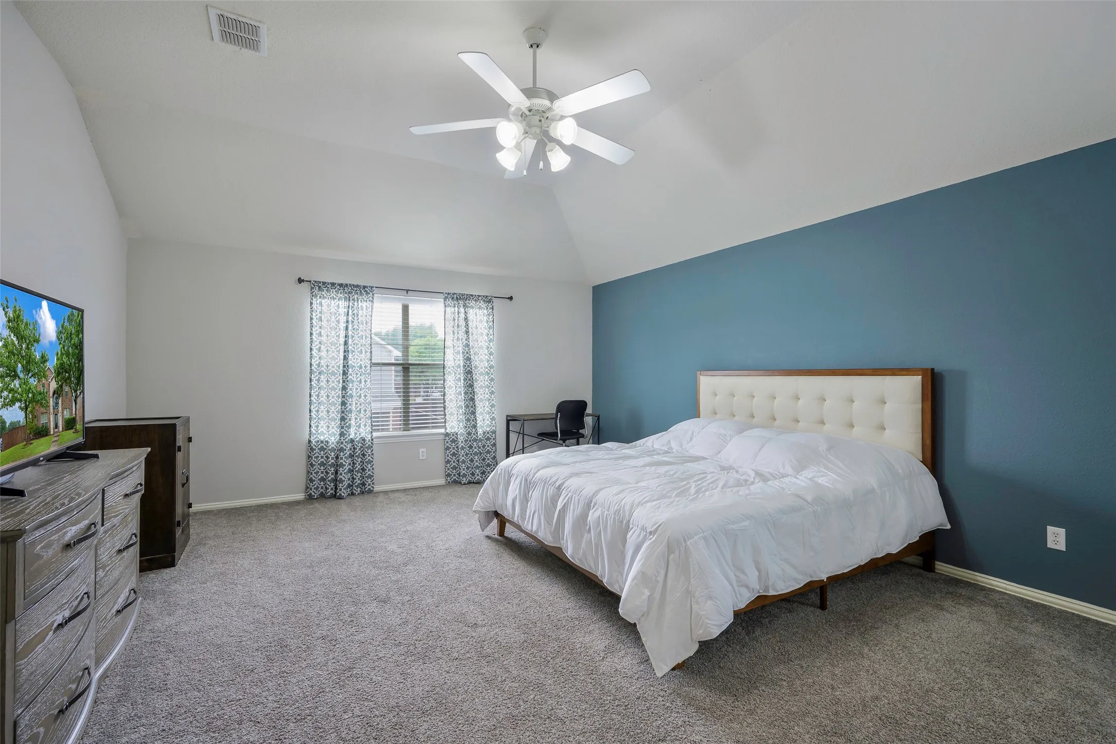 Single Family Residence For Sale in Collin County , 803 Cascades Drive, Allen, Texas 75002, 4 Bedroom, 3 Bathroom, 2 Garage spaces, 2,911 Sqft, built in 2003, Preowned, mls#21249358, Real Estate Agent in Allen, Homes For Sale in Collin county, Homes For Sale in Allen, Realtor in Allen Texas, Real Estate Brokerage Independent Realty Texas, Luminita Cordes Realtor
