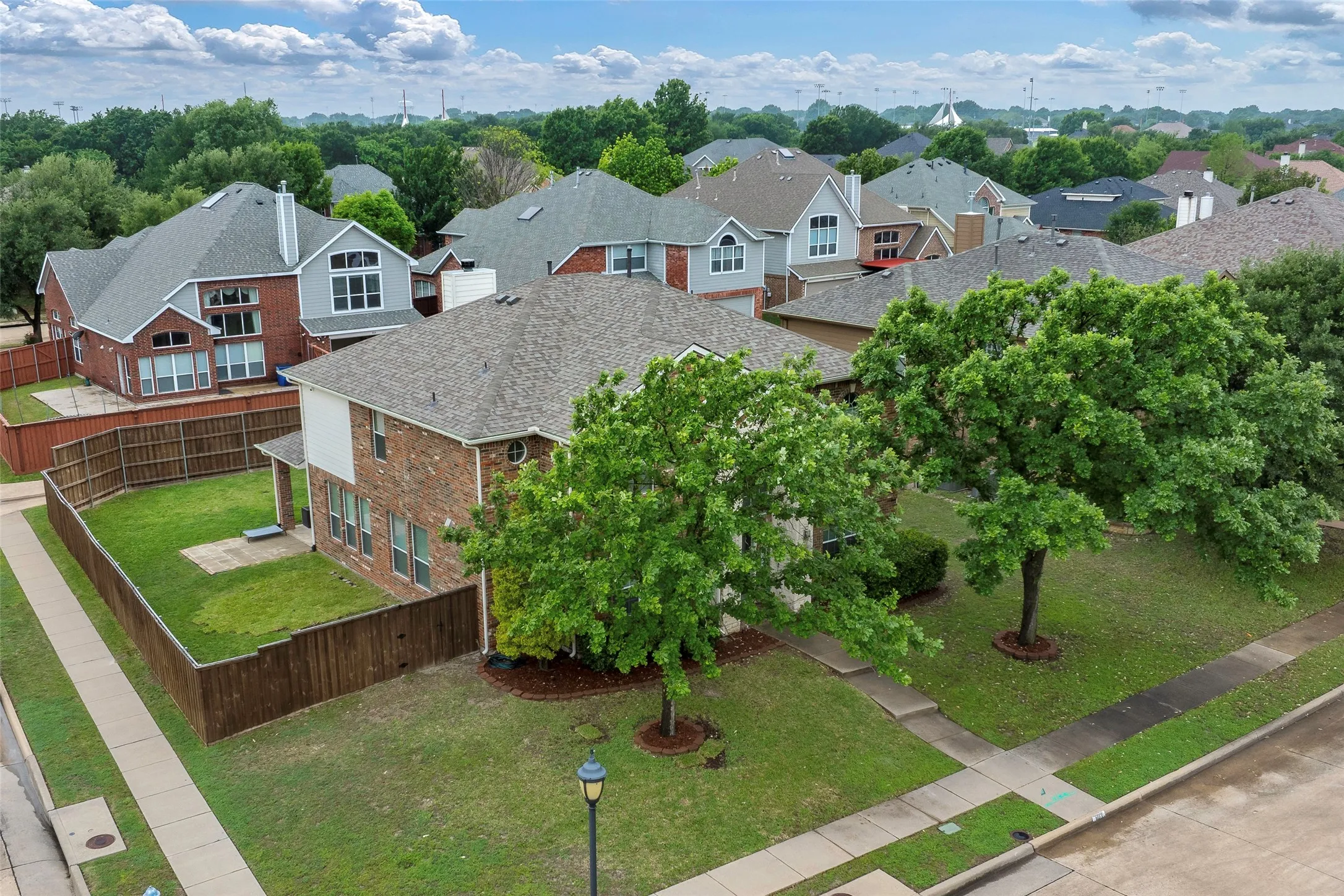 Single Family Residence For Sale in Collin County , 803 Cascades Drive, Allen, Texas 75002, 4 Bedroom, 3 Bathroom, 2 Garage spaces, 2,911 Sqft, built in 2003, Preowned, mls#21249358, Real Estate Agent in Allen, Homes For Sale in Collin county, Homes For Sale in Allen, Realtor in Allen Texas, Real Estate Brokerage Independent Realty Texas, Luminita Cordes Realtor