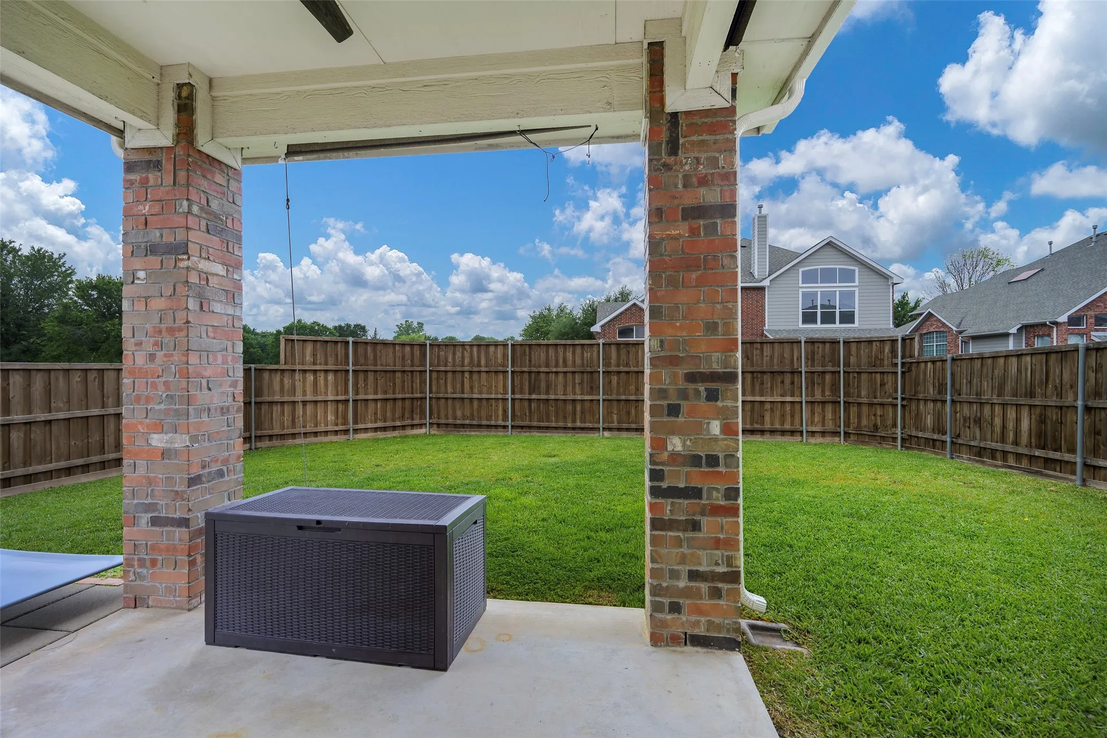 Single Family Residence For Sale in Collin County , 803 Cascades Drive, Allen, Texas 75002, 4 Bedroom, 3 Bathroom, 2 Garage spaces, 2,911 Sqft, built in 2003, Preowned, mls#21249358, Real Estate Agent in Allen, Homes For Sale in Collin county, Homes For Sale in Allen, Realtor in Allen Texas, Real Estate Brokerage Independent Realty Texas, Luminita Cordes Realtor