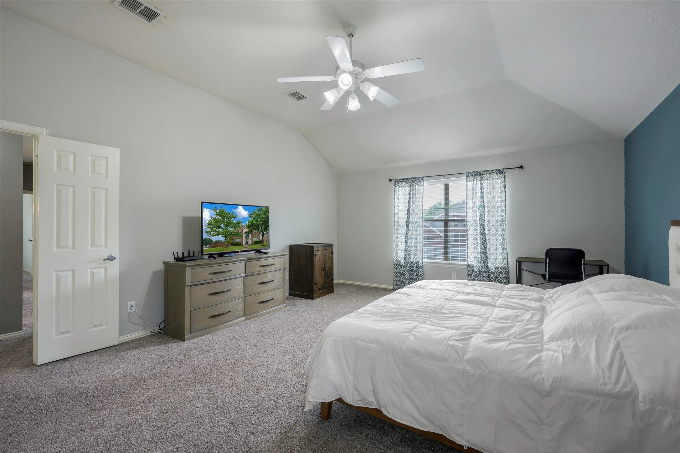 Single Family Residence For Sale in Collin County , 803 Cascades Drive, Allen, Texas 75002, 4 Bedroom, 3 Bathroom, 2 Garage spaces, 2,911 Sqft, built in 2003, Preowned, mls#21249358, Real Estate Agent in Allen, Homes For Sale in Collin county, Homes For Sale in Allen, Realtor in Allen Texas, Real Estate Brokerage Independent Realty Texas, Luminita Cordes Realtor