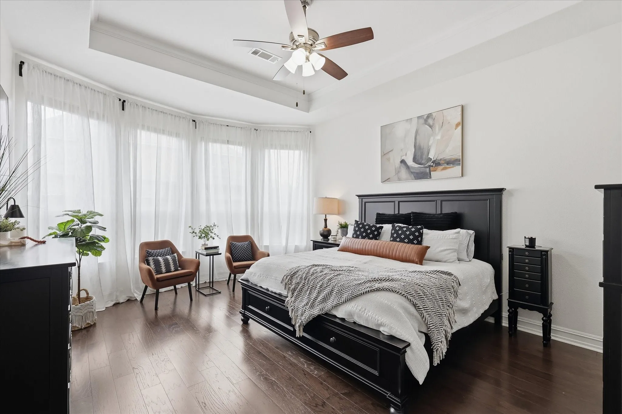 Single Family Residence For Sale in Collin County , 11192 Progreso Street, Frisco, Texas 75035, 5 Bedroom, 4 Bathroom, 3 Garage spaces, 3,943 Sqft, built in 2016, Preowned, mls#21245313, Real Estate Agent in Frisco, Homes For Sale in Collin county, Homes For Sale in Frisco, Realtor in Frisco Texas, Real Estate Brokerage Independent Realty Texas, Luminita Cordes Realtor