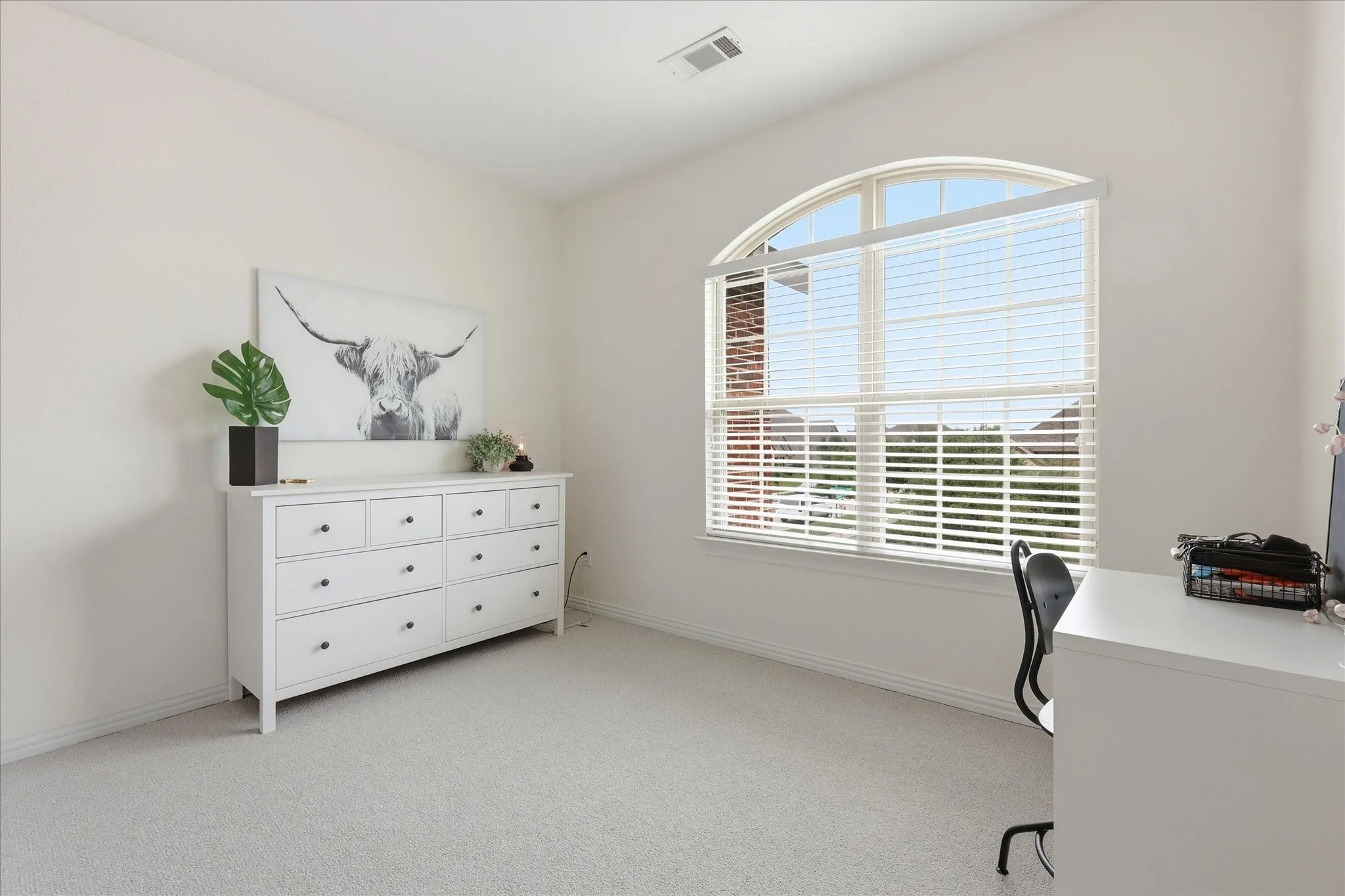 Single Family Residence For Sale in Collin County , 11192 Progreso Street, Frisco, Texas 75035, 5 Bedroom, 4 Bathroom, 3 Garage spaces, 3,943 Sqft, built in 2016, Preowned, mls#21245313, Real Estate Agent in Frisco, Homes For Sale in Collin county, Homes For Sale in Frisco, Realtor in Frisco Texas, Real Estate Brokerage Independent Realty Texas, Luminita Cordes Realtor