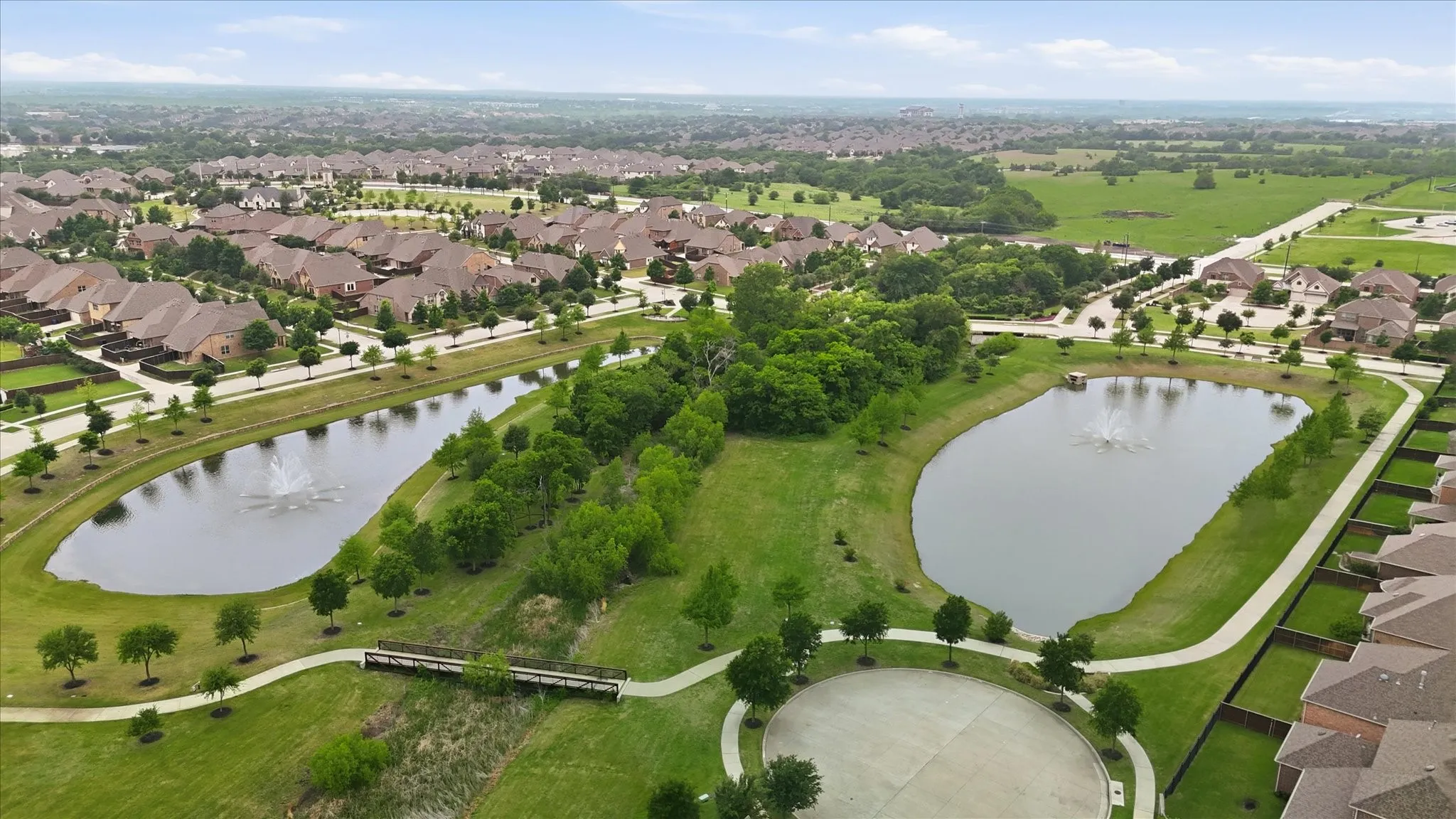 Single Family Residence For Sale in Collin County , 11192 Progreso Street, Frisco, Texas 75035, 5 Bedroom, 4 Bathroom, 3 Garage spaces, 3,943 Sqft, built in 2016, Preowned, mls#21245313, Real Estate Agent in Frisco, Homes For Sale in Collin county, Homes For Sale in Frisco, Realtor in Frisco Texas, Real Estate Brokerage Independent Realty Texas, Luminita Cordes Realtor