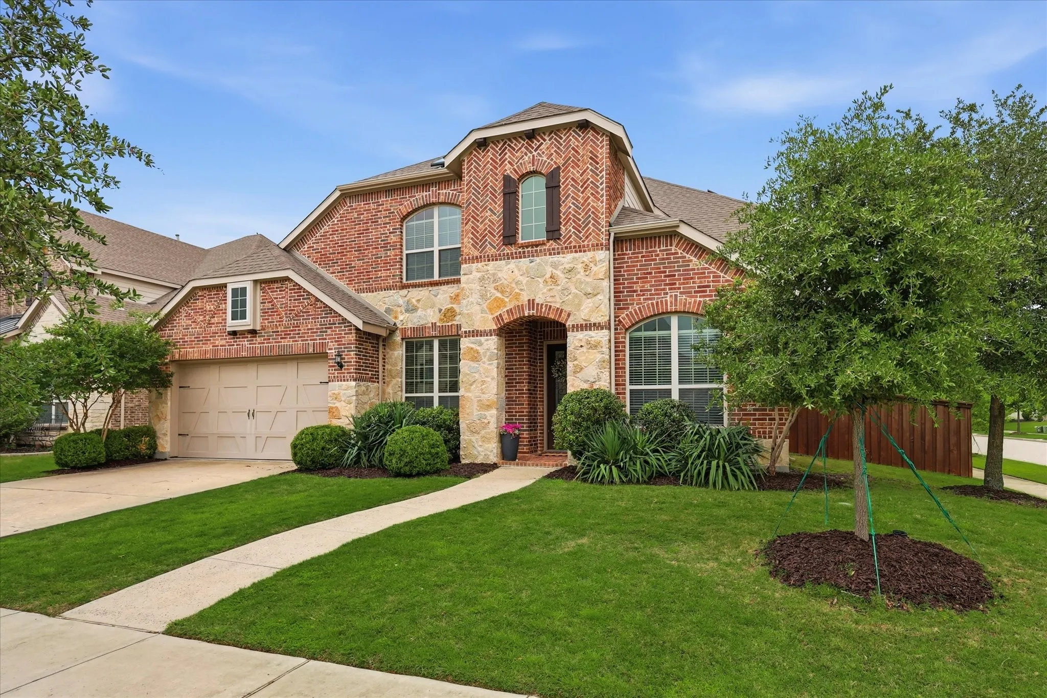 Single Family Residence For Sale in Collin County , 11192 Progreso Street, Frisco, Texas 75035, 5 Bedroom, 4 Bathroom, 3 Garage spaces, 3,943 Sqft, built in 2016, Preowned, mls#21245313, Real Estate Agent in Frisco, Homes For Sale in Collin county, Homes For Sale in Frisco, Realtor in Frisco Texas, Real Estate Brokerage Independent Realty Texas, Luminita Cordes Realtor