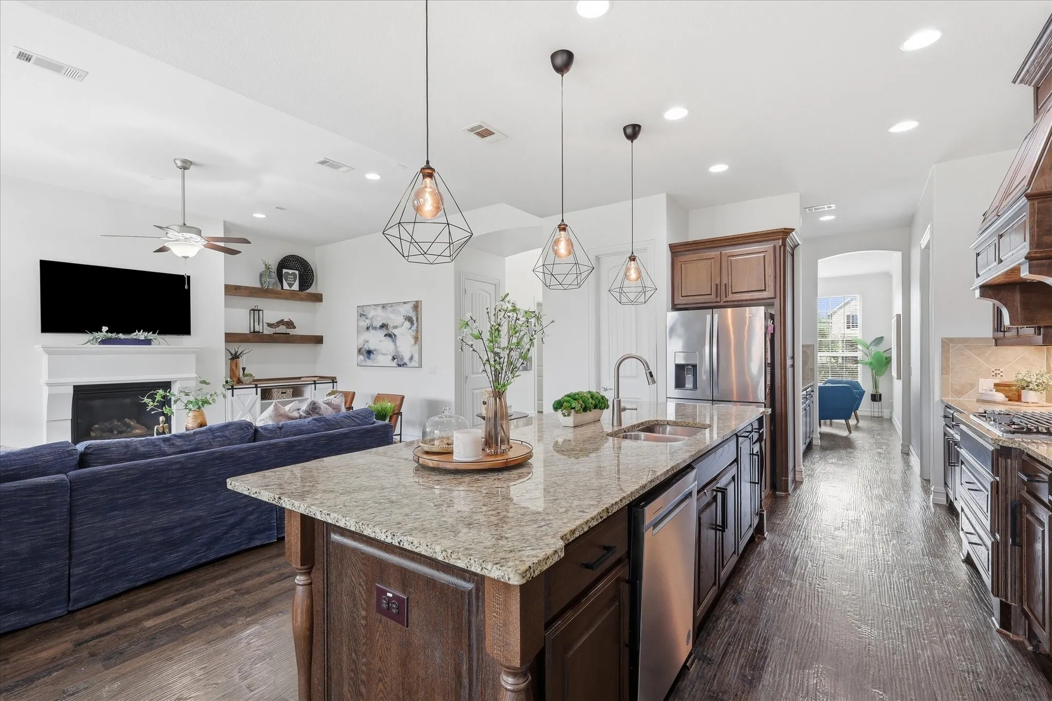Single Family Residence For Sale in Collin County , 11192 Progreso Street, Frisco, Texas 75035, 5 Bedroom, 4 Bathroom, 3 Garage spaces, 3,943 Sqft, built in 2016, Preowned, mls#21245313, Real Estate Agent in Frisco, Homes For Sale in Collin county, Homes For Sale in Frisco, Realtor in Frisco Texas, Real Estate Brokerage Independent Realty Texas, Luminita Cordes Realtor
