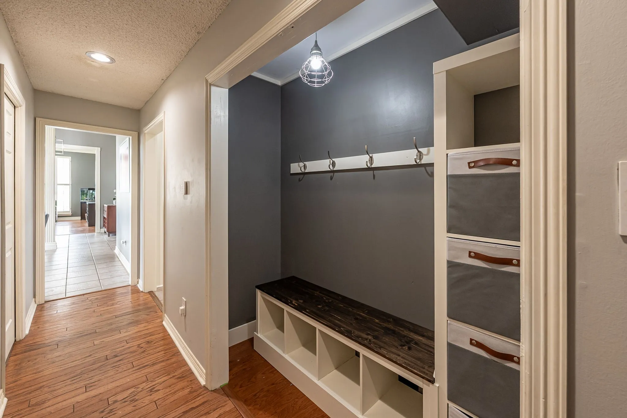 Single Family Residence For Sale in Smith County , 5701 Churchill Drive, Tyler, Texas 75703, 3 Bedroom, 3 Bathroom, 2 Garage spaces, 2,941 Sqft, built in 1991, mls#21244903, Real Estate Agent in Tyler, Homes For Sale in Smith county, Homes For Sale in Tyler, Realtor in Tyler Texas, Real Estate Brokerage Independent Realty Texas, Luminita Cordes Realtor