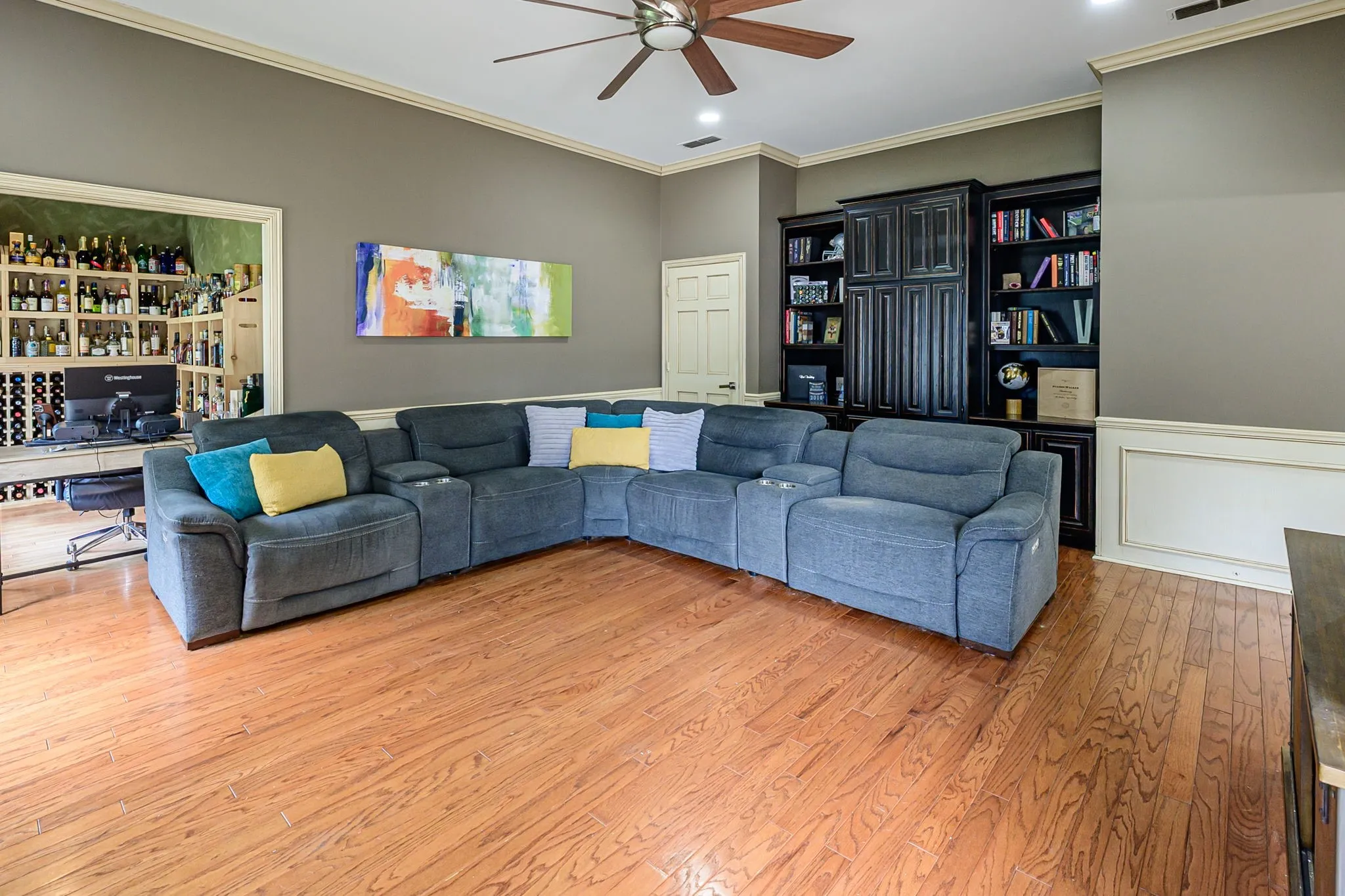 Single Family Residence For Sale in Smith County , 5701 Churchill Drive, Tyler, Texas 75703, 3 Bedroom, 3 Bathroom, 2 Garage spaces, 2,941 Sqft, built in 1991, mls#21244903, Real Estate Agent in Tyler, Homes For Sale in Smith county, Homes For Sale in Tyler, Realtor in Tyler Texas, Real Estate Brokerage Independent Realty Texas, Luminita Cordes Realtor