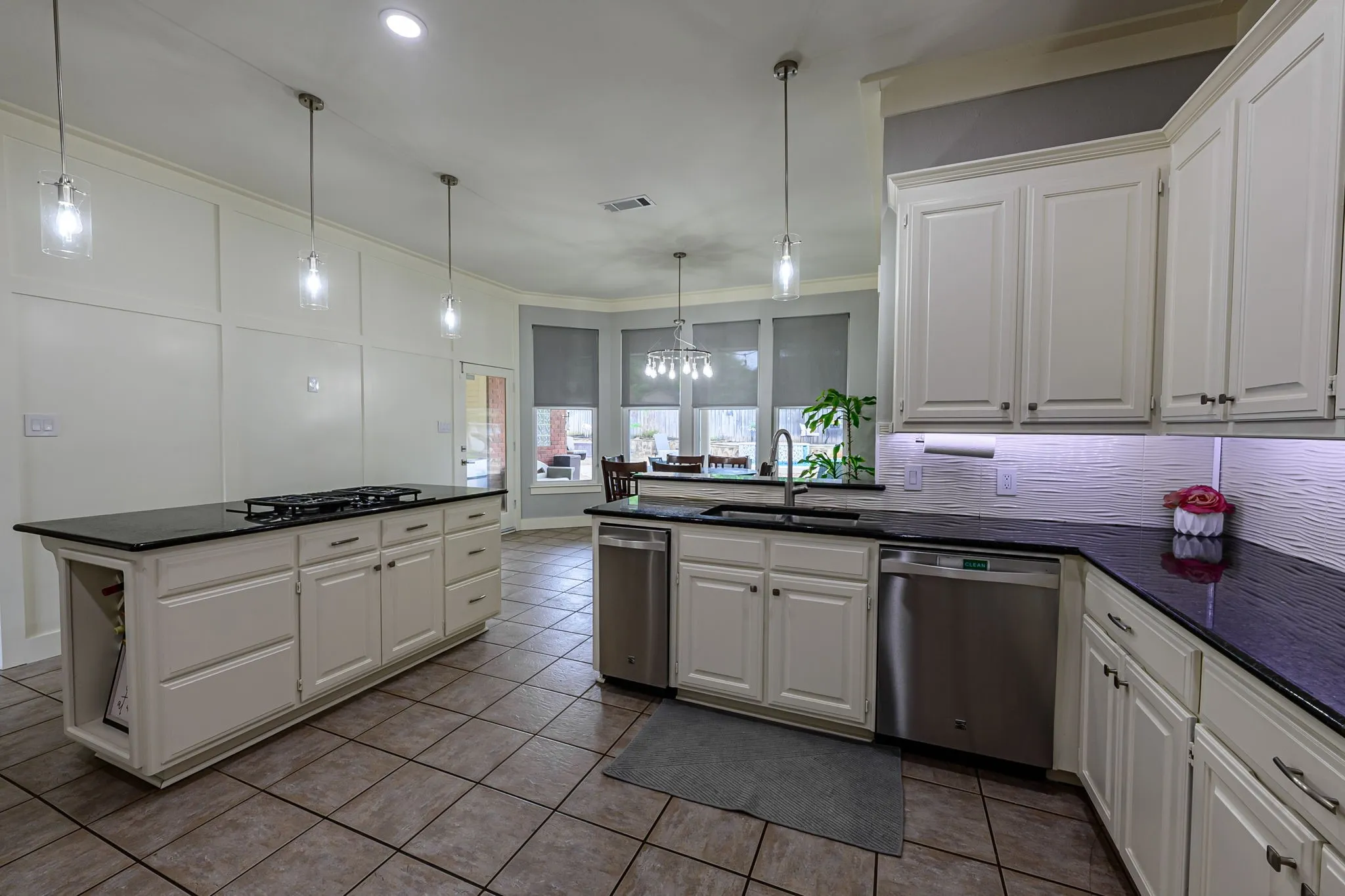Single Family Residence For Sale in Smith County , 5701 Churchill Drive, Tyler, Texas 75703, 3 Bedroom, 3 Bathroom, 2 Garage spaces, 2,941 Sqft, built in 1991, mls#21244903, Real Estate Agent in Tyler, Homes For Sale in Smith county, Homes For Sale in Tyler, Realtor in Tyler Texas, Real Estate Brokerage Independent Realty Texas, Luminita Cordes Realtor