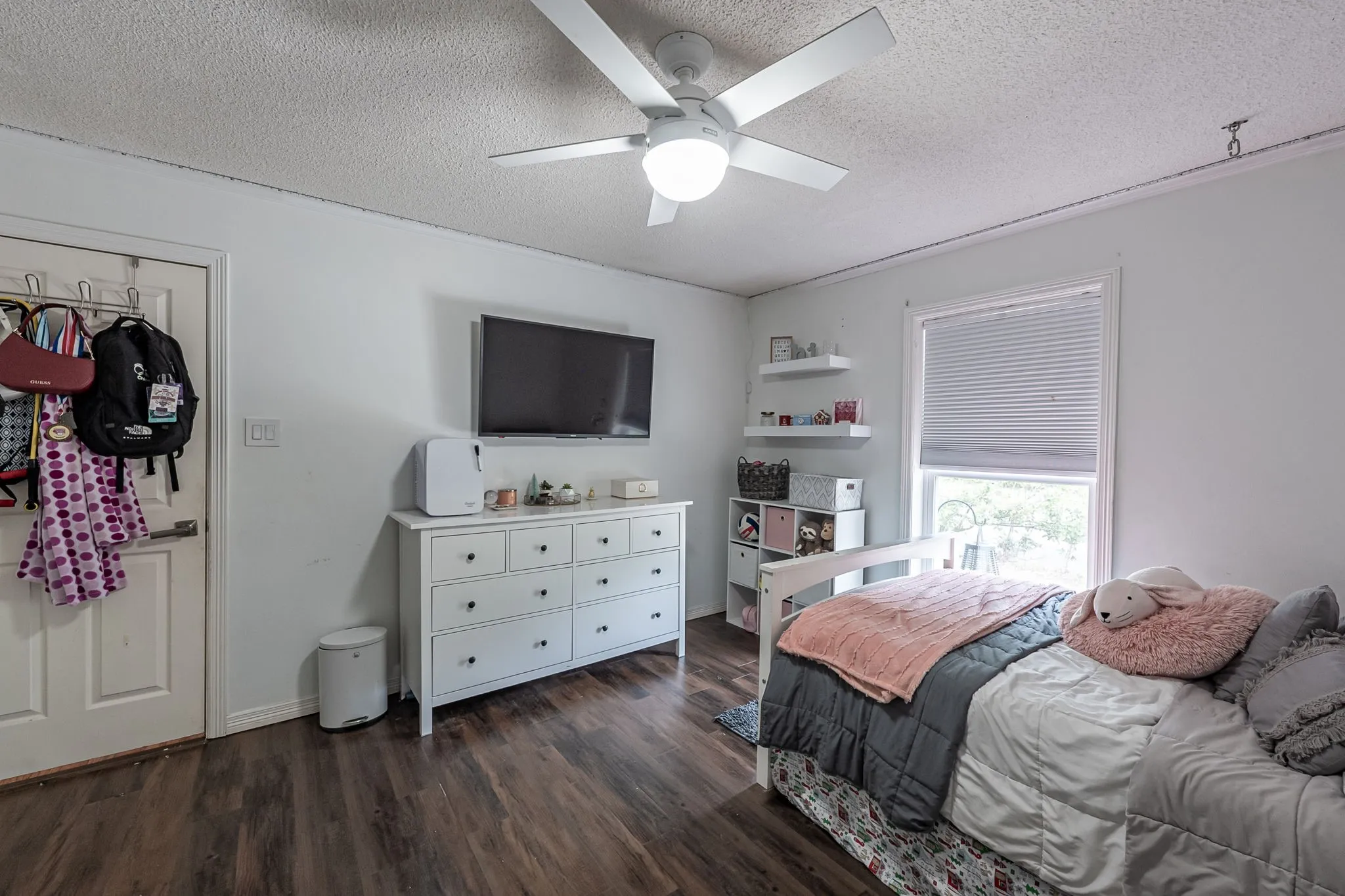 Single Family Residence For Sale in Smith County , 5701 Churchill Drive, Tyler, Texas 75703, 3 Bedroom, 3 Bathroom, 2 Garage spaces, 2,941 Sqft, built in 1991, mls#21244903, Real Estate Agent in Tyler, Homes For Sale in Smith county, Homes For Sale in Tyler, Realtor in Tyler Texas, Real Estate Brokerage Independent Realty Texas, Luminita Cordes Realtor