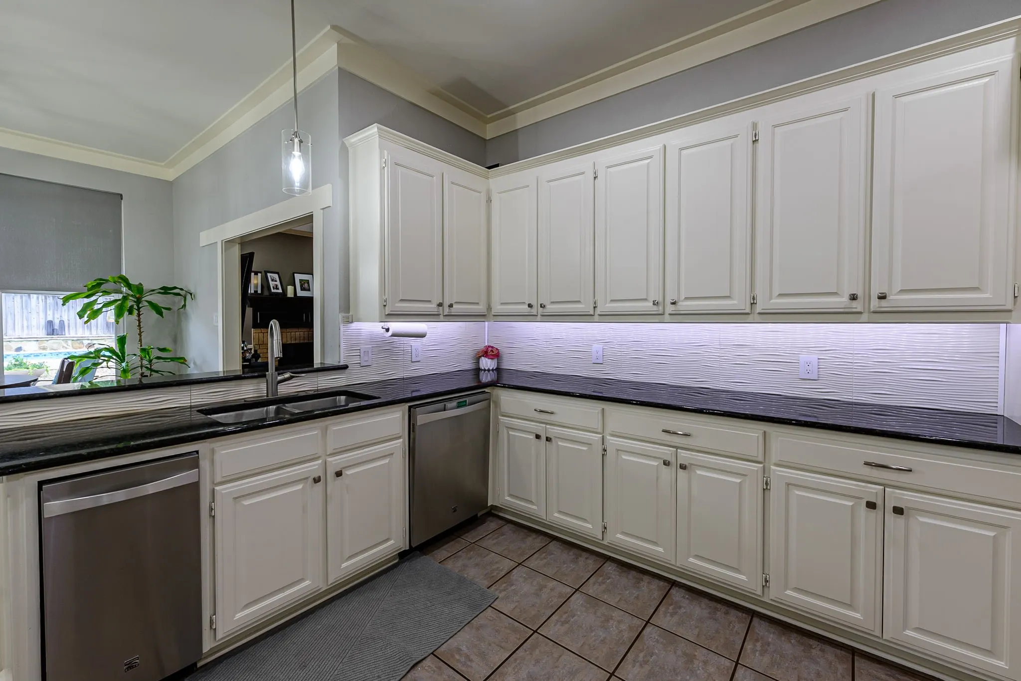 Single Family Residence For Sale in Smith County , 5701 Churchill Drive, Tyler, Texas 75703, 3 Bedroom, 3 Bathroom, 2 Garage spaces, 2,941 Sqft, built in 1991, mls#21244903, Real Estate Agent in Tyler, Homes For Sale in Smith county, Homes For Sale in Tyler, Realtor in Tyler Texas, Real Estate Brokerage Independent Realty Texas, Luminita Cordes Realtor