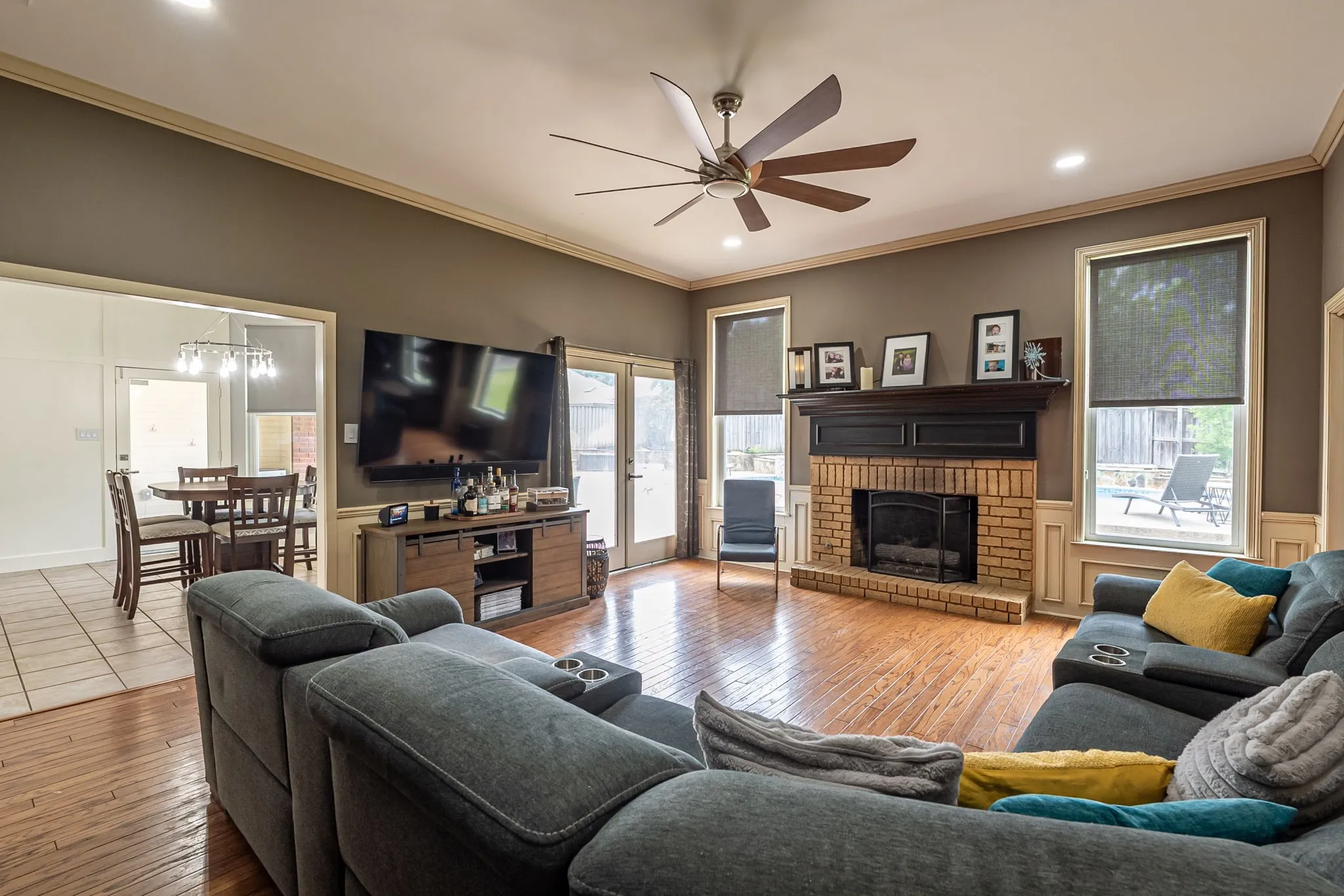Single Family Residence For Sale in Smith County , 5701 Churchill Drive, Tyler, Texas 75703, 3 Bedroom, 3 Bathroom, 2 Garage spaces, 2,941 Sqft, built in 1991, mls#21244903, Real Estate Agent in Tyler, Homes For Sale in Smith county, Homes For Sale in Tyler, Realtor in Tyler Texas, Real Estate Brokerage Independent Realty Texas, Luminita Cordes Realtor