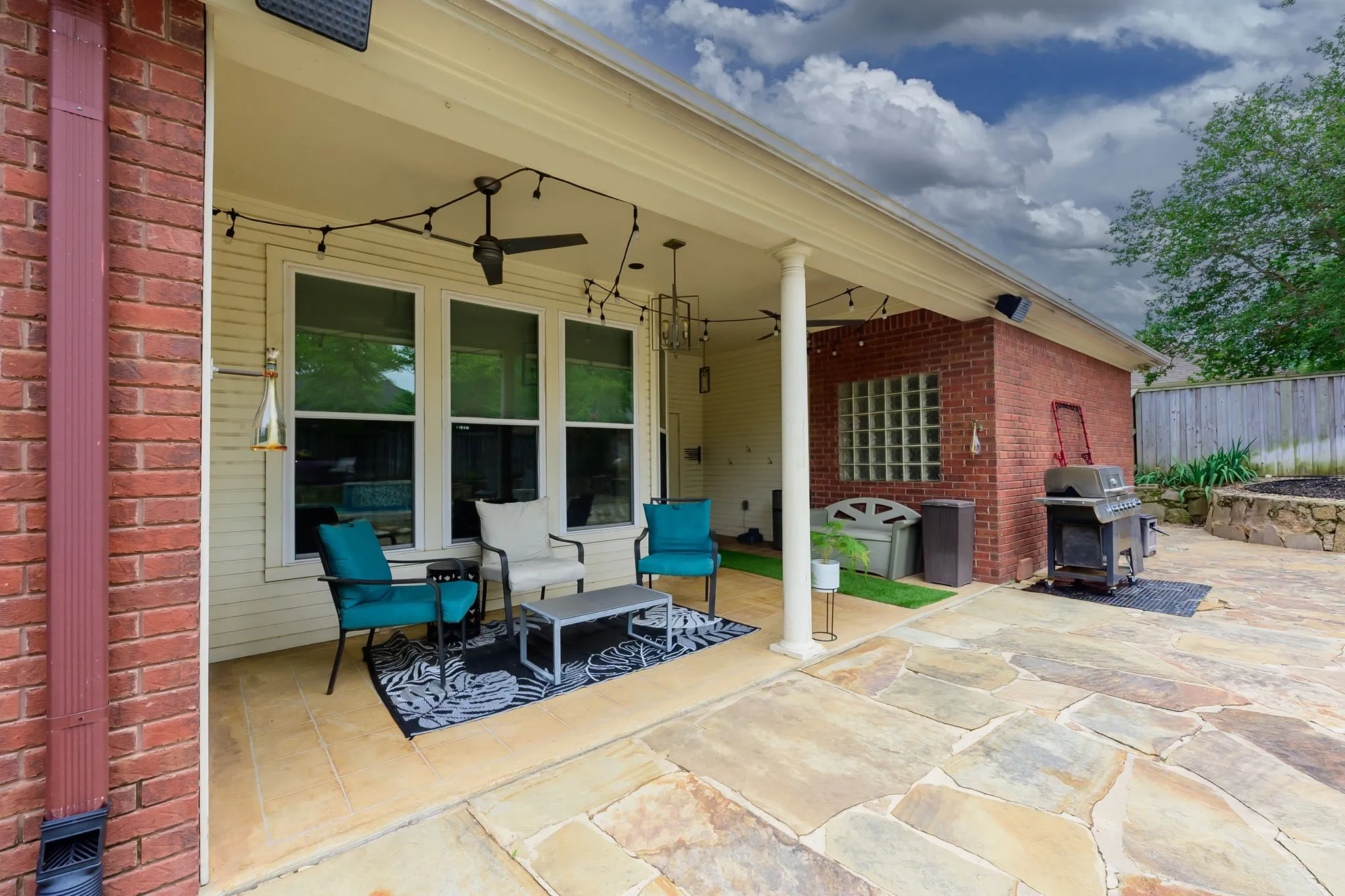 Single Family Residence For Sale in Smith County , 5701 Churchill Drive, Tyler, Texas 75703, 3 Bedroom, 3 Bathroom, 2 Garage spaces, 2,941 Sqft, built in 1991, mls#21244903, Real Estate Agent in Tyler, Homes For Sale in Smith county, Homes For Sale in Tyler, Realtor in Tyler Texas, Real Estate Brokerage Independent Realty Texas, Luminita Cordes Realtor