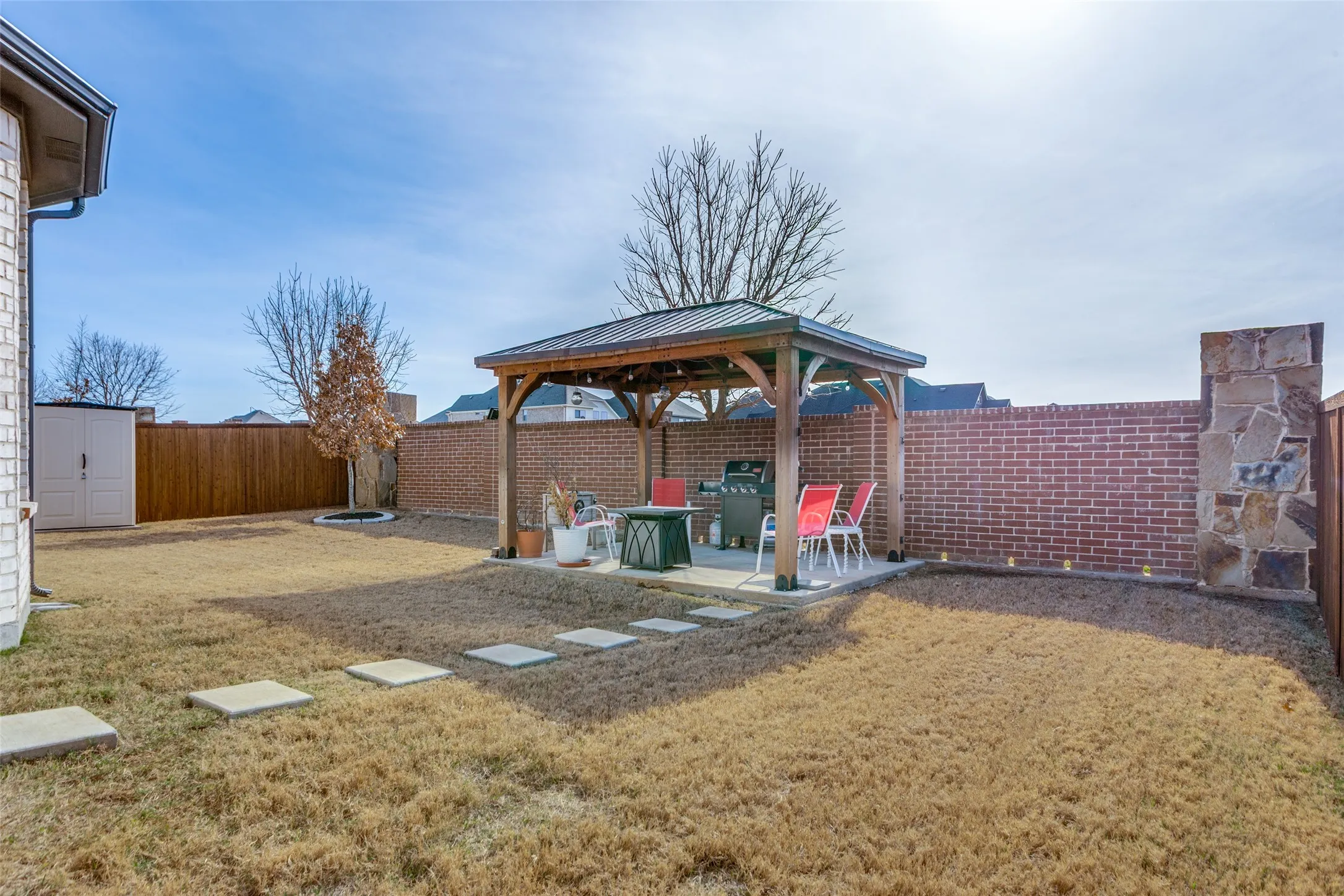 Single Family Residence For Sale in Ellis County , 1812 Graham Way, Mansfield, Texas 76063, 3 Bedroom, 3 Bathroom, 2 Garage spaces, 2,681 Sqft, built in 2021, Preowned, mls#21195213, Real Estate Agent in Mansfield, Homes For Sale in Ellis county, Homes For Sale in Mansfield, Realtor in Mansfield Texas, Real Estate Brokerage Independent Realty Texas, Luminita Cordes Realtor