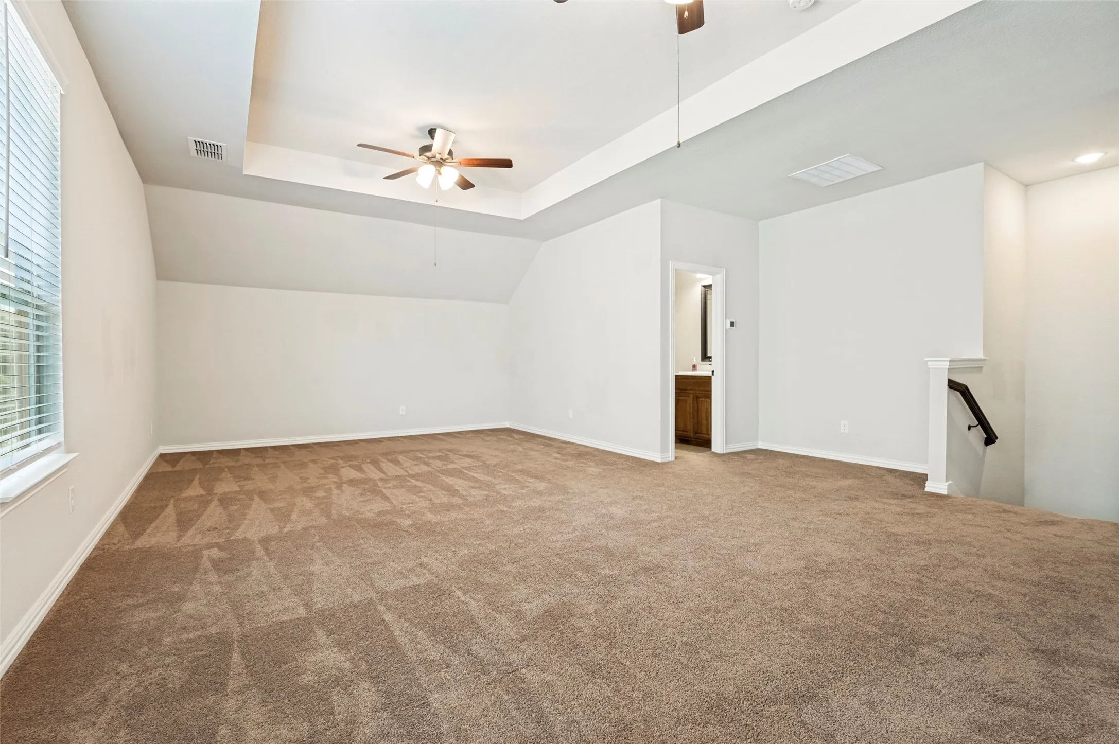 Single Family Residence For Sale in Ellis County , 1812 Graham Way, Mansfield, Texas 76063, 3 Bedroom, 3 Bathroom, 2 Garage spaces, 2,681 Sqft, built in 2021, Preowned, mls#21195213, Real Estate Agent in Mansfield, Homes For Sale in Ellis county, Homes For Sale in Mansfield, Realtor in Mansfield Texas, Real Estate Brokerage Independent Realty Texas, Luminita Cordes Realtor