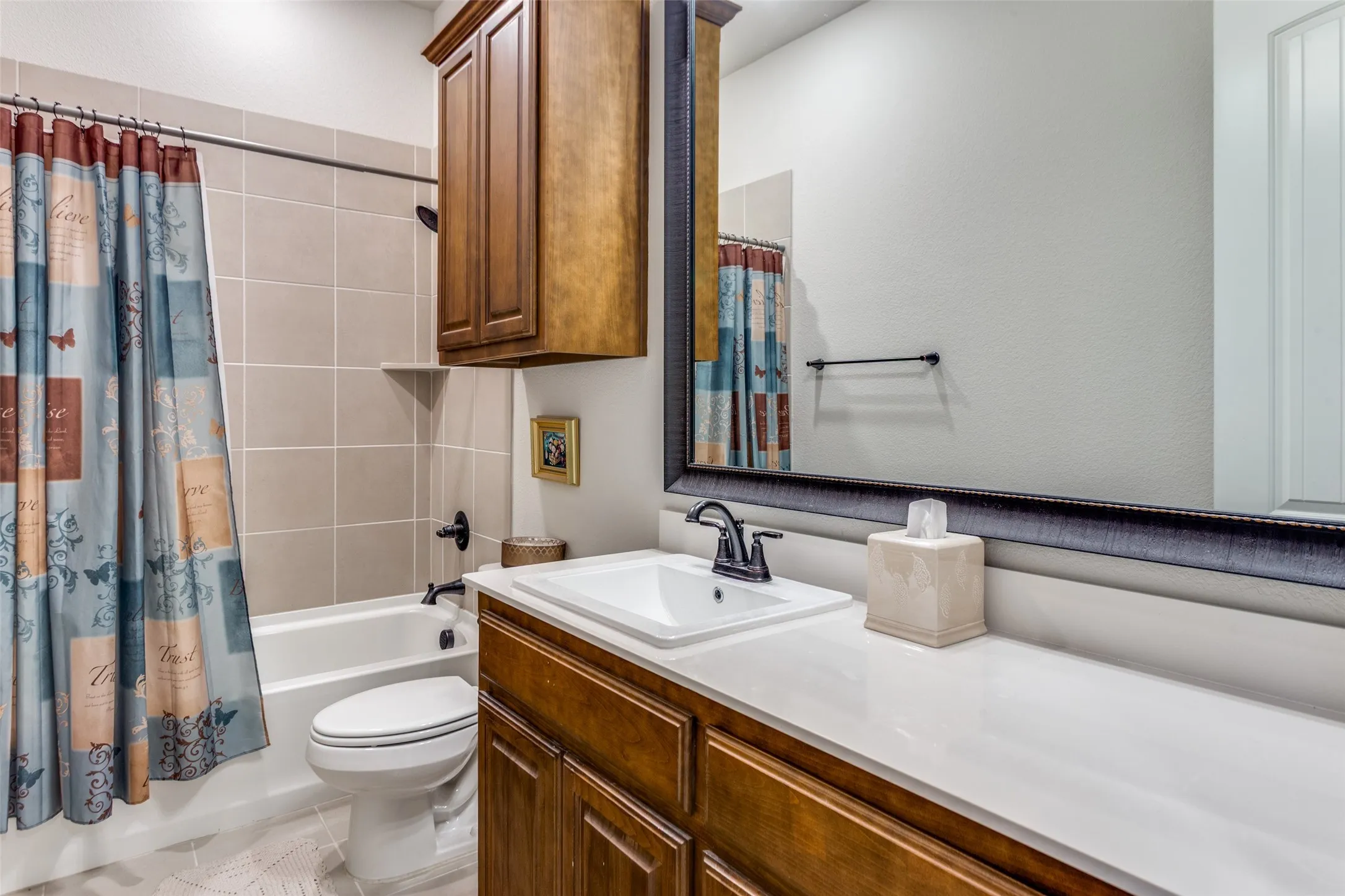 Single Family Residence For Sale in Ellis County , 1812 Graham Way, Mansfield, Texas 76063, 3 Bedroom, 3 Bathroom, 2 Garage spaces, 2,681 Sqft, built in 2021, Preowned, mls#21195213, Real Estate Agent in Mansfield, Homes For Sale in Ellis county, Homes For Sale in Mansfield, Realtor in Mansfield Texas, Real Estate Brokerage Independent Realty Texas, Luminita Cordes Realtor
