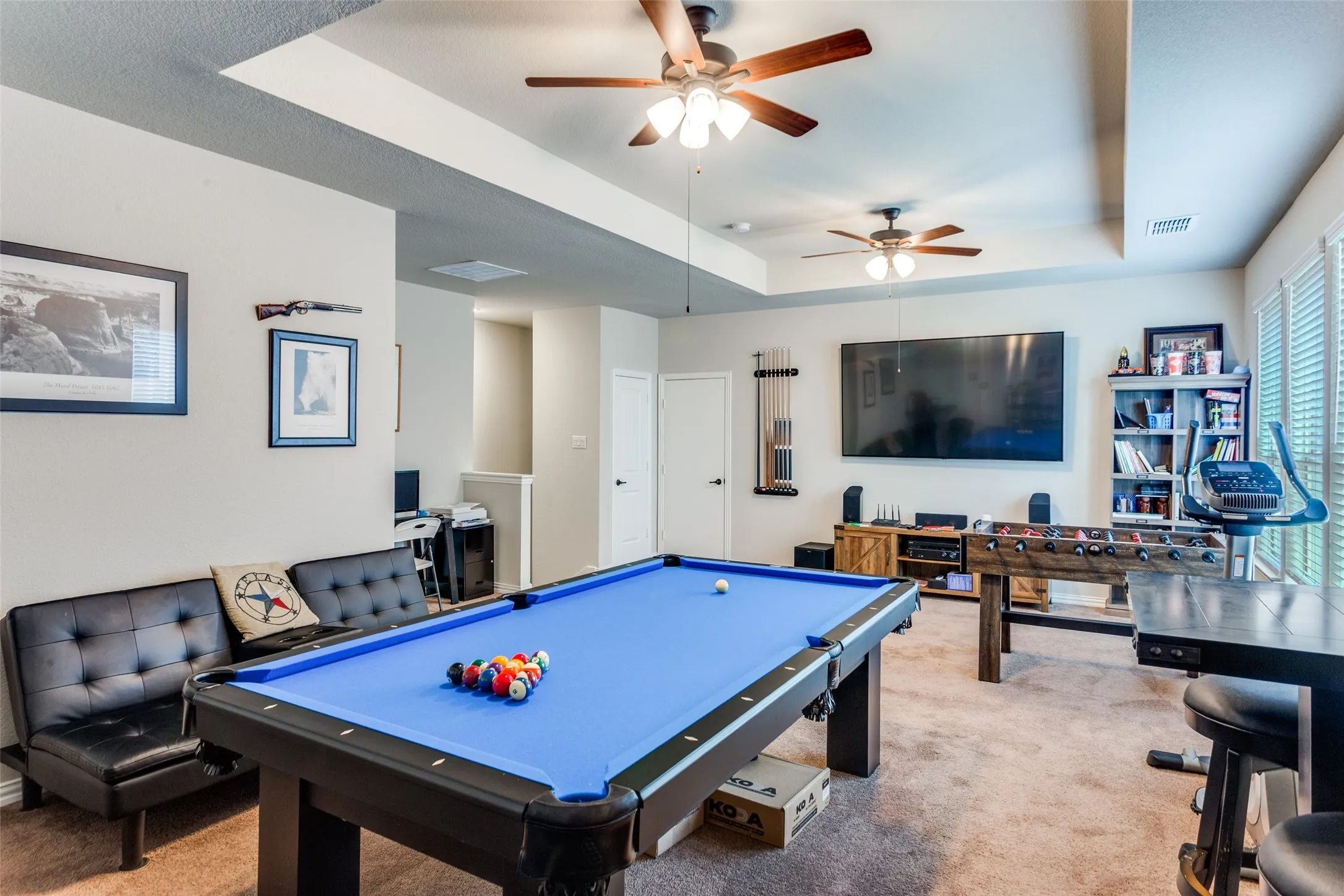 Single Family Residence For Sale in Ellis County , 1812 Graham Way, Mansfield, Texas 76063, 3 Bedroom, 3 Bathroom, 2 Garage spaces, 2,681 Sqft, built in 2021, Preowned, mls#21195213, Real Estate Agent in Mansfield, Homes For Sale in Ellis county, Homes For Sale in Mansfield, Realtor in Mansfield Texas, Real Estate Brokerage Independent Realty Texas, Luminita Cordes Realtor