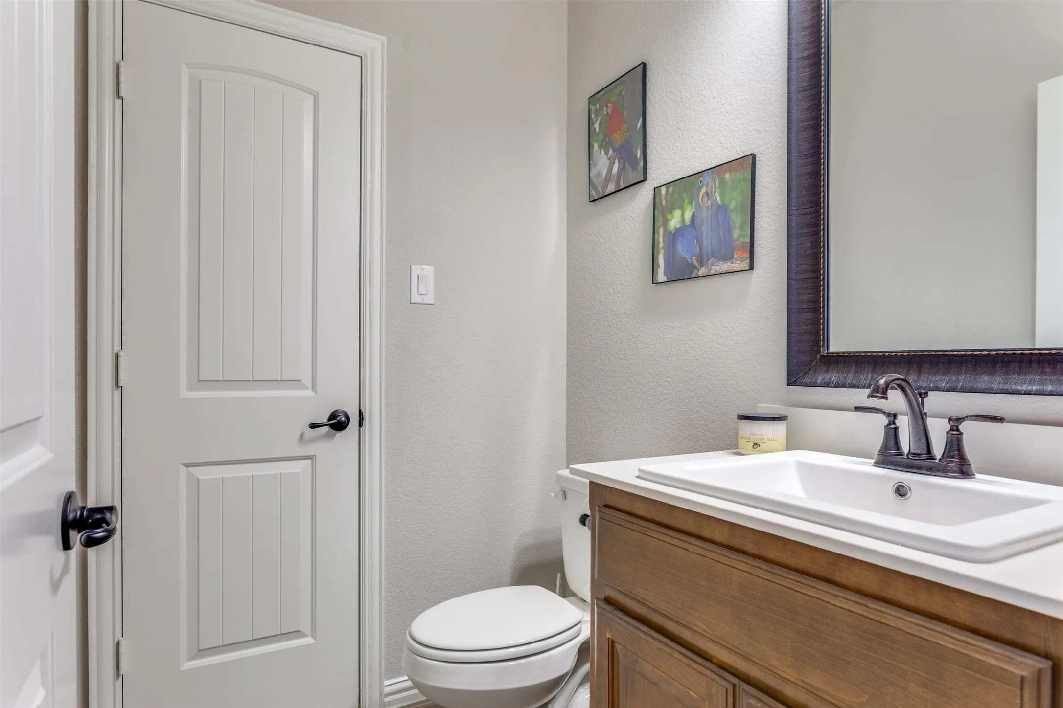 Single Family Residence For Sale in Ellis County , 1812 Graham Way, Mansfield, Texas 76063, 3 Bedroom, 3 Bathroom, 2 Garage spaces, 2,681 Sqft, built in 2021, Preowned, mls#21195213, Real Estate Agent in Mansfield, Homes For Sale in Ellis county, Homes For Sale in Mansfield, Realtor in Mansfield Texas, Real Estate Brokerage Independent Realty Texas, Luminita Cordes Realtor