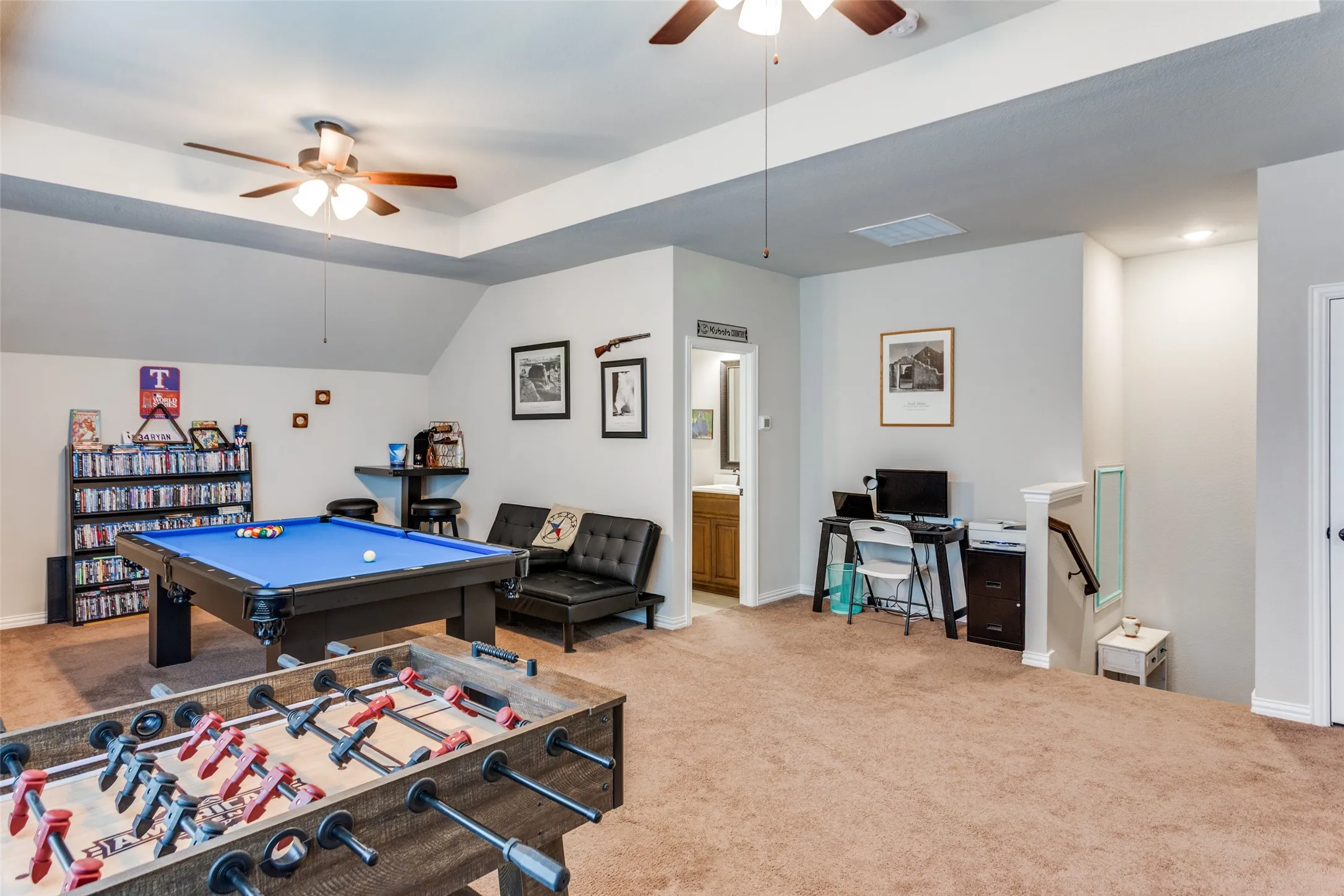 Single Family Residence For Sale in Ellis County , 1812 Graham Way, Mansfield, Texas 76063, 3 Bedroom, 3 Bathroom, 2 Garage spaces, 2,681 Sqft, built in 2021, Preowned, mls#21195213, Real Estate Agent in Mansfield, Homes For Sale in Ellis county, Homes For Sale in Mansfield, Realtor in Mansfield Texas, Real Estate Brokerage Independent Realty Texas, Luminita Cordes Realtor