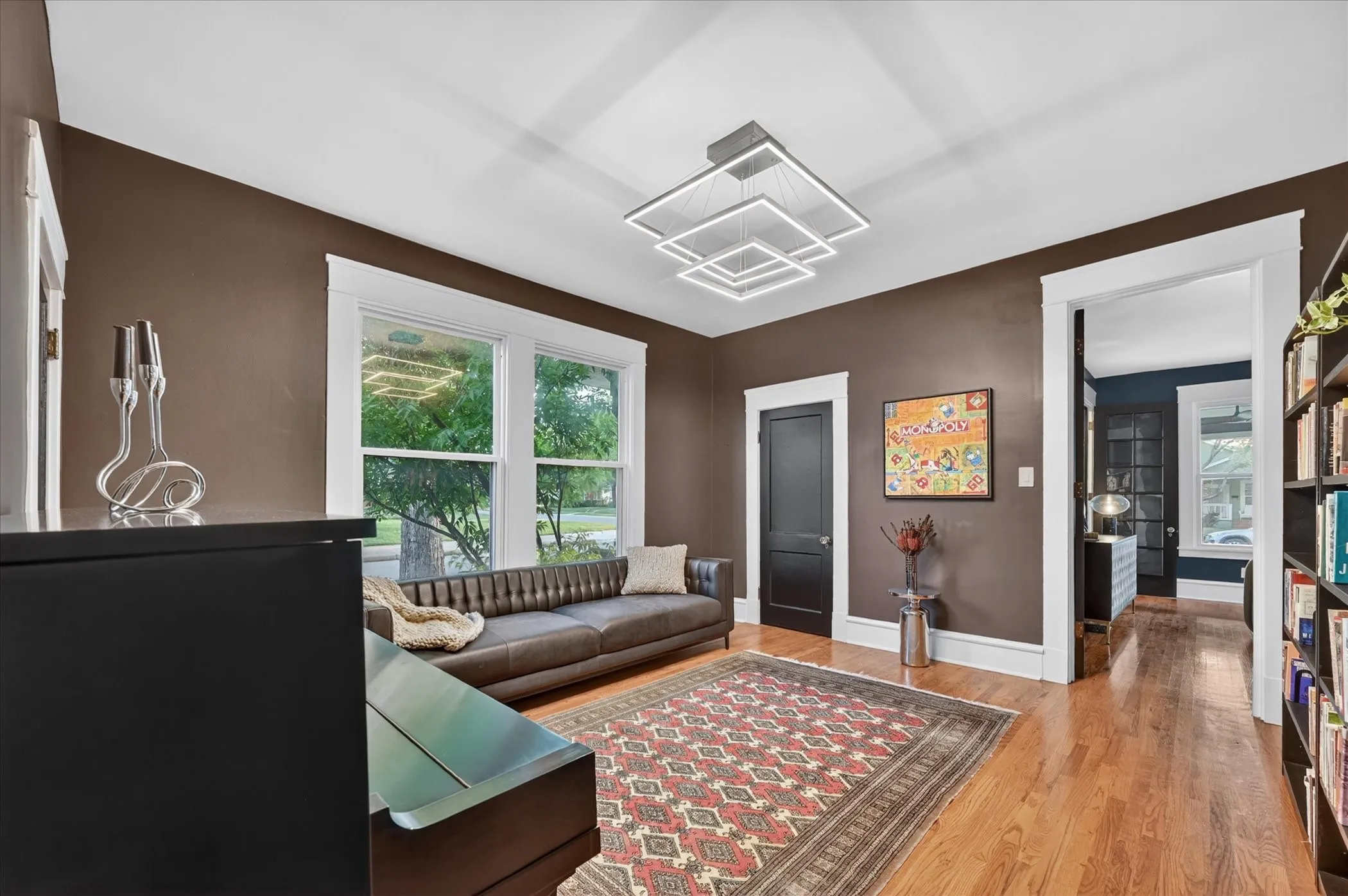 Single Family Residence For Sale in Dallas County , 802 Haines Avenue, Dallas, Texas 75208, 4 Bedroom, 3 Bathroom, 1 Garage spaces, 3,596 Sqft, built in 1918, mls#21244982, Real Estate Agent in Dallas, Homes For Sale in Dallas county, Homes For Sale in Dallas, Realtor in Dallas Texas, Real Estate Brokerage Independent Realty Texas, Luminita Cordes Realtor