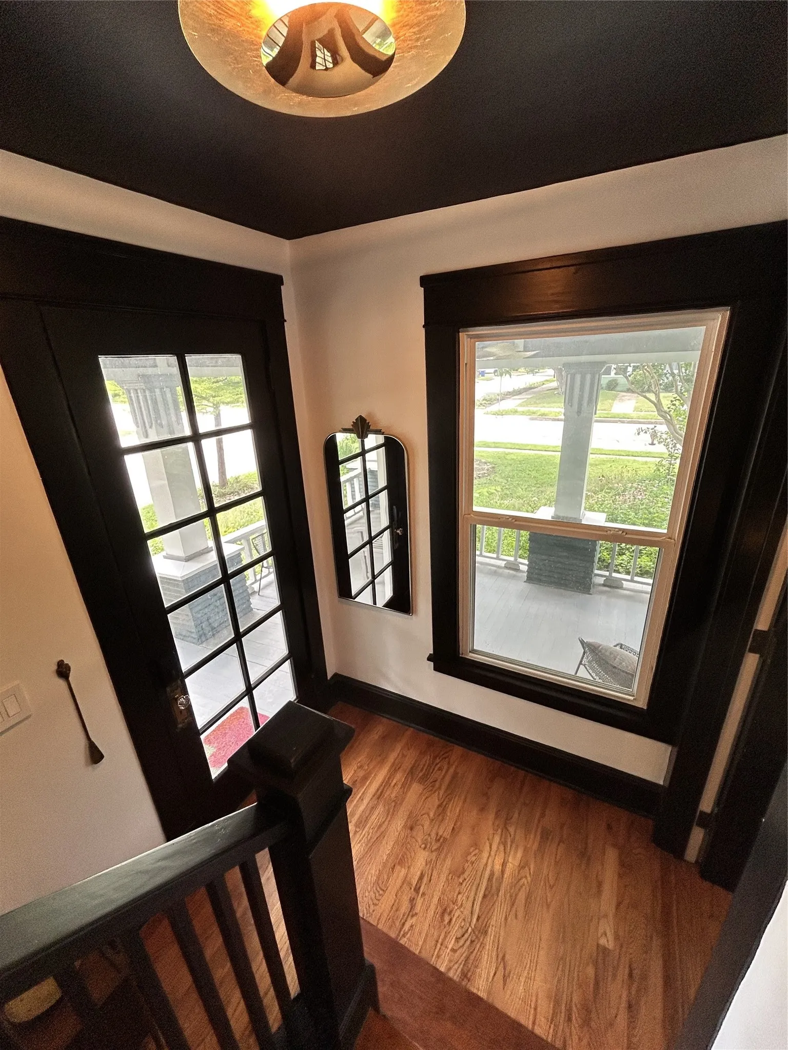 Single Family Residence For Sale in Dallas County , 802 Haines Avenue, Dallas, Texas 75208, 4 Bedroom, 3 Bathroom, 1 Garage spaces, 3,596 Sqft, built in 1918, mls#21244982, Real Estate Agent in Dallas, Homes For Sale in Dallas county, Homes For Sale in Dallas, Realtor in Dallas Texas, Real Estate Brokerage Independent Realty Texas, Luminita Cordes Realtor