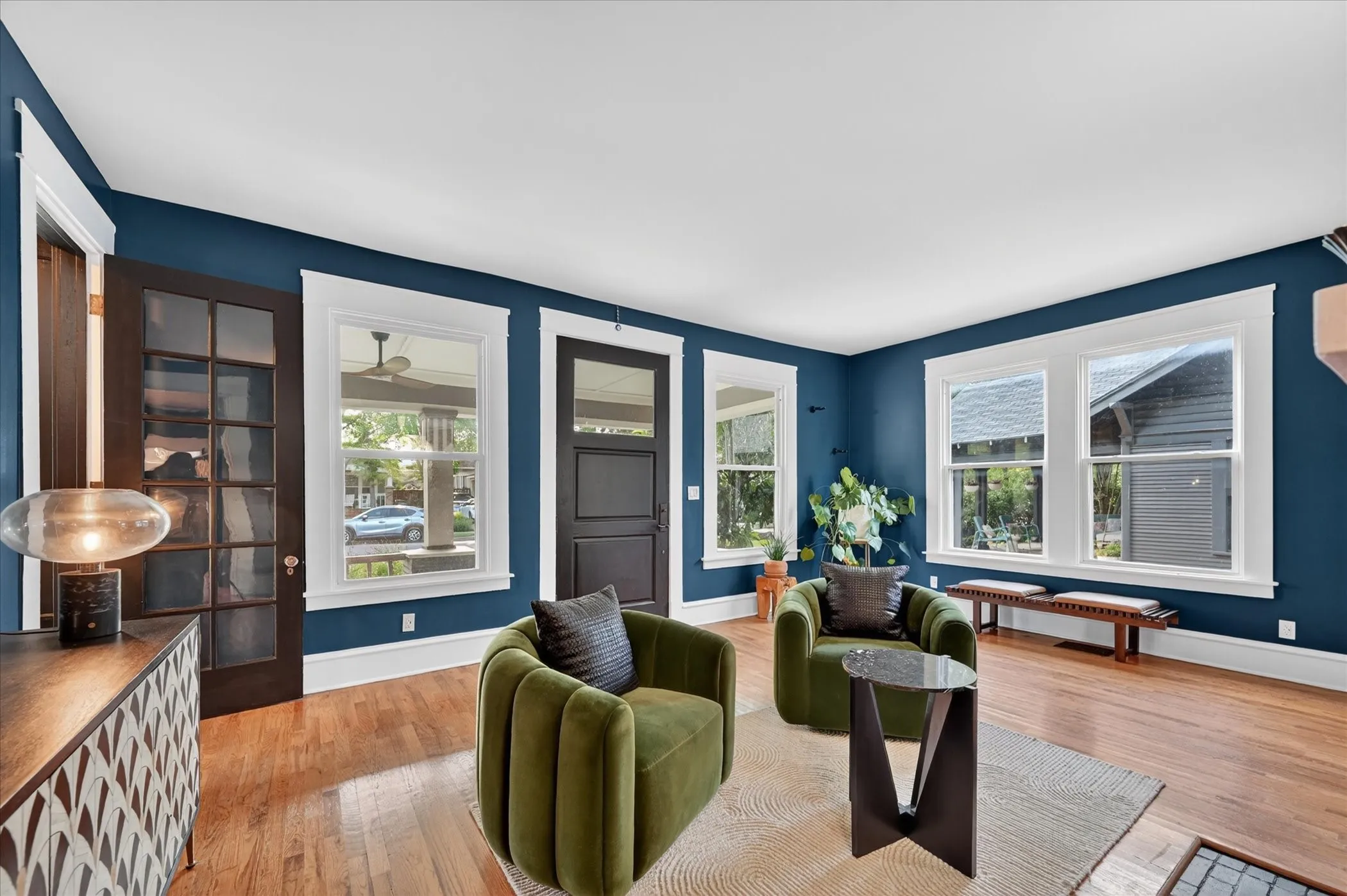 Single Family Residence For Sale in Dallas County , 802 Haines Avenue, Dallas, Texas 75208, 4 Bedroom, 3 Bathroom, 1 Garage spaces, 3,596 Sqft, built in 1918, mls#21244982, Real Estate Agent in Dallas, Homes For Sale in Dallas county, Homes For Sale in Dallas, Realtor in Dallas Texas, Real Estate Brokerage Independent Realty Texas, Luminita Cordes Realtor