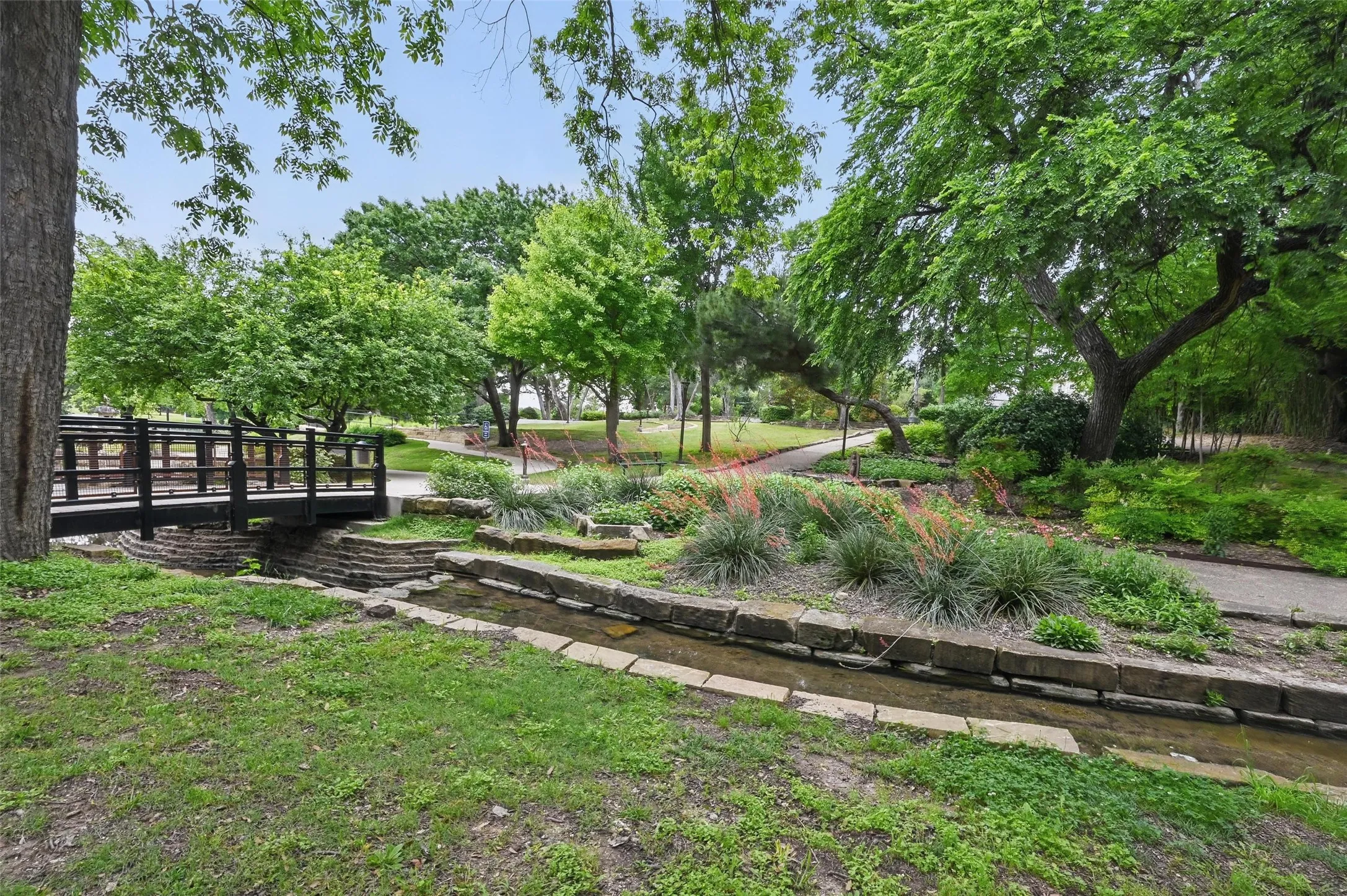 Single Family Residence For Sale in Dallas County , 802 Haines Avenue, Dallas, Texas 75208, 4 Bedroom, 3 Bathroom, 1 Garage spaces, 3,596 Sqft, built in 1918, mls#21244982, Real Estate Agent in Dallas, Homes For Sale in Dallas county, Homes For Sale in Dallas, Realtor in Dallas Texas, Real Estate Brokerage Independent Realty Texas, Luminita Cordes Realtor