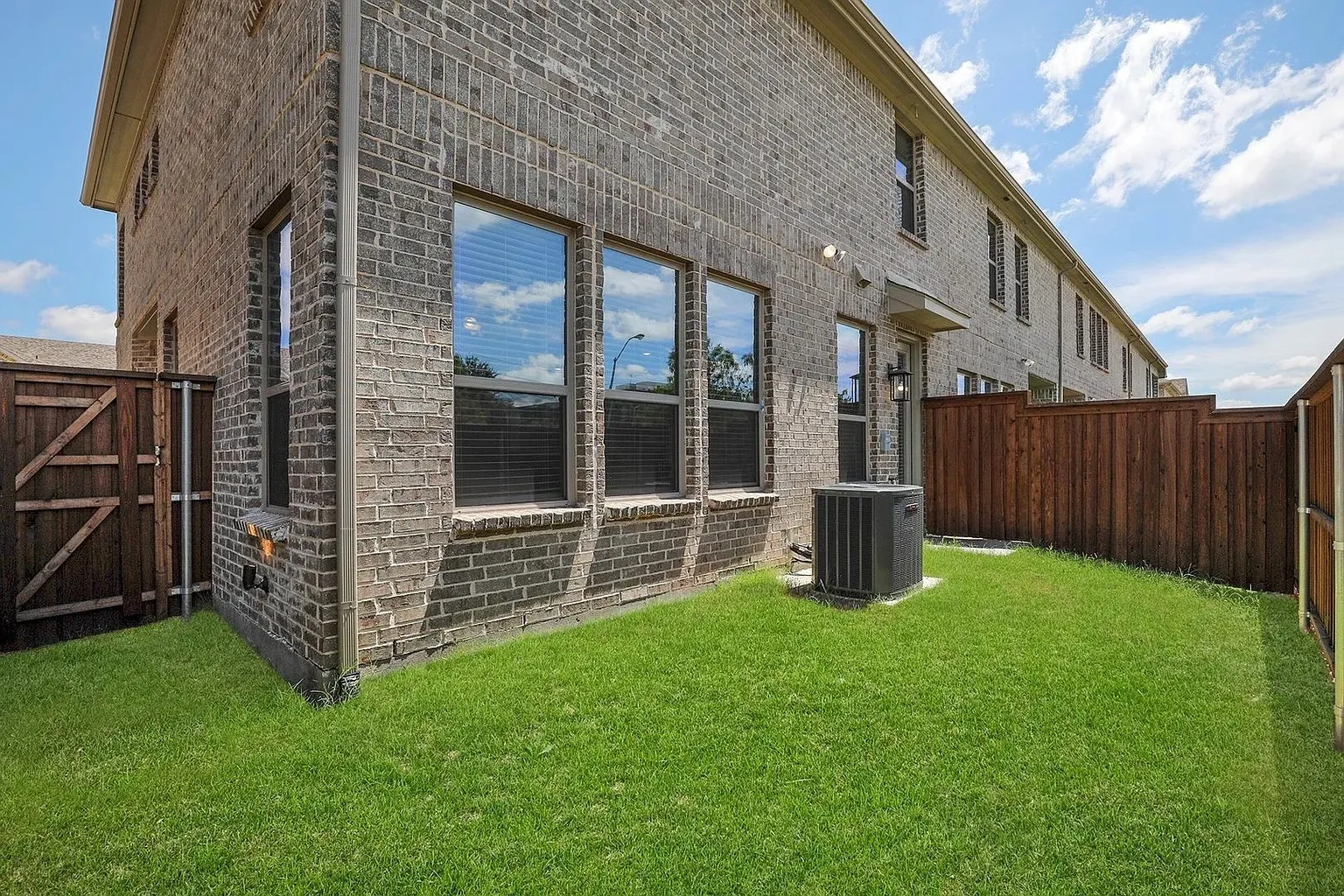 Townhouse For Sale in Collin County , 3032 Galveston Street, Plano, Texas 75075, 3 Bedrooms, 3 Bathrooms, 2 Garage spaces, 1,874 Sqft, built in 2018, Price $468,500, mls#21247870, Real Estate Agent in Plano, Homes For Sale in Collin county, Homes For Sale in Plano, Realtor in Plano Texas, Real Estate Brokerage Independent Realty Texas, Luminita Cordes Realtor