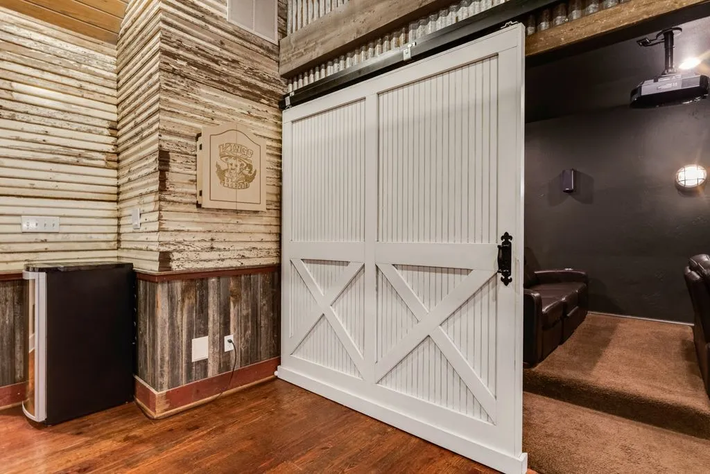 Single Family Residence For Sale in Kaufman County , 2880 County Road 249, Poetry, Texas 75160, 4 Bedroom, 5 Bathroom, 3 Garage spaces, 5,657 Sqft, built in 2011, Preowned, mls#21243061, Real Estate Agent in Poetry, Homes For Sale in Kaufman county, Homes For Sale in Poetry, Realtor in Poetry Texas, Real Estate Brokerage Independent Realty Texas, Luminita Cordes Realtor