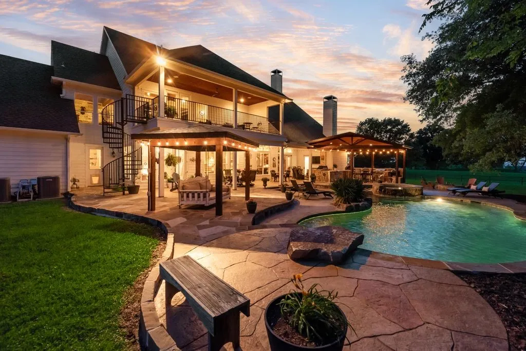 Single Family Residence For Sale in Kaufman County , 2880 County Road 249, Poetry, Texas 75160, 4 Bedroom, 5 Bathroom, 3 Garage spaces, 5,657 Sqft, built in 2011, Preowned, mls#21243061, Real Estate Agent in Poetry, Homes For Sale in Kaufman county, Homes For Sale in Poetry, Realtor in Poetry Texas, Real Estate Brokerage Independent Realty Texas, Luminita Cordes Realtor