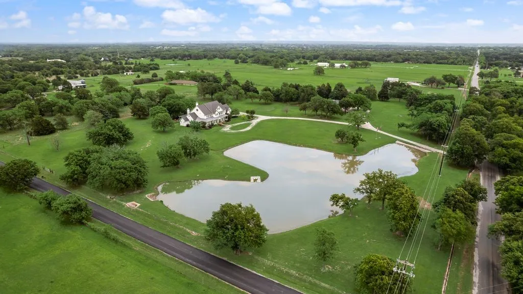 Single Family Residence For Sale in Kaufman County , 2880 County Road 249, Poetry, Texas 75160, 4 Bedroom, 5 Bathroom, 3 Garage spaces, 5,657 Sqft, built in 2011, Preowned, mls#21243061, Real Estate Agent in Poetry, Homes For Sale in Kaufman county, Homes For Sale in Poetry, Realtor in Poetry Texas, Real Estate Brokerage Independent Realty Texas, Luminita Cordes Realtor