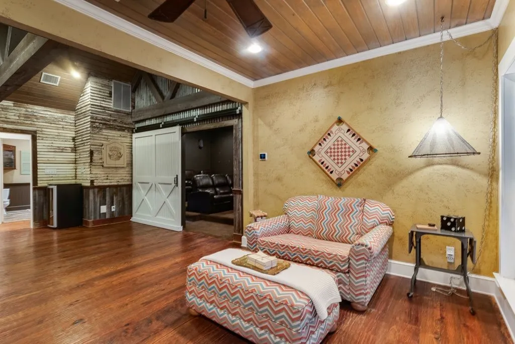 Single Family Residence For Sale in Kaufman County , 2880 County Road 249, Poetry, Texas 75160, 4 Bedroom, 5 Bathroom, 3 Garage spaces, 5,657 Sqft, built in 2011, Preowned, mls#21243061, Real Estate Agent in Poetry, Homes For Sale in Kaufman county, Homes For Sale in Poetry, Realtor in Poetry Texas, Real Estate Brokerage Independent Realty Texas, Luminita Cordes Realtor