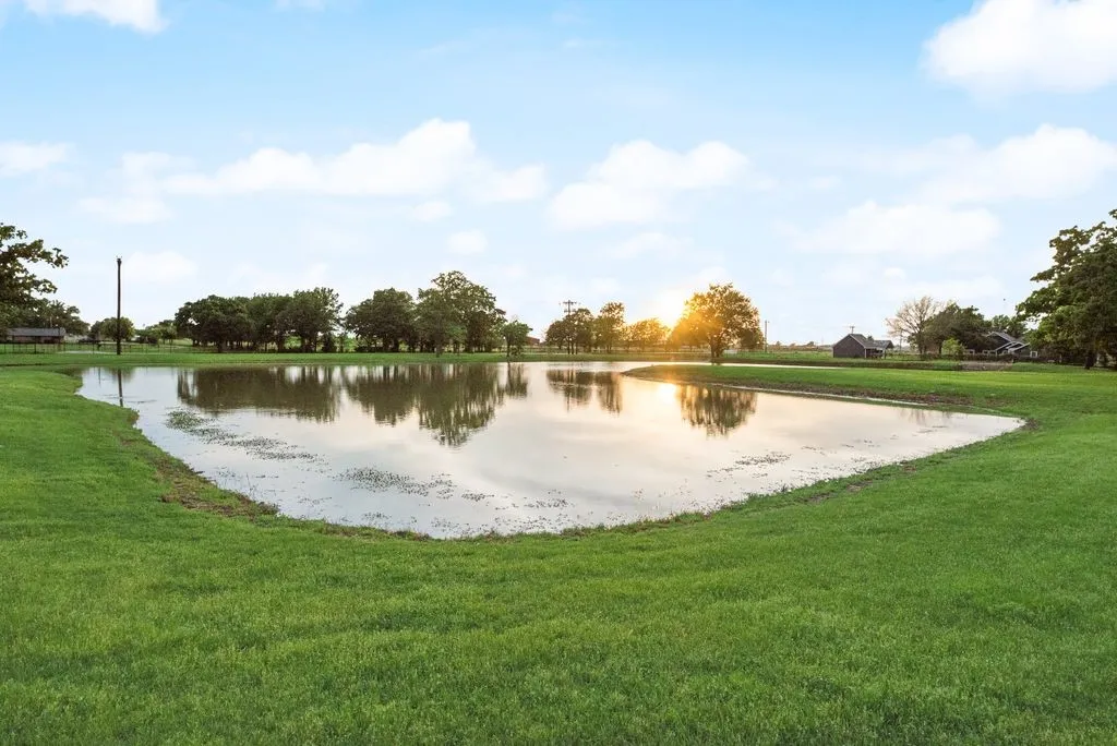 Single Family Residence For Sale in Kaufman County , 2880 County Road 249, Poetry, Texas 75160, 4 Bedroom, 5 Bathroom, 3 Garage spaces, 5,657 Sqft, built in 2011, Preowned, mls#21243061, Real Estate Agent in Poetry, Homes For Sale in Kaufman county, Homes For Sale in Poetry, Realtor in Poetry Texas, Real Estate Brokerage Independent Realty Texas, Luminita Cordes Realtor
