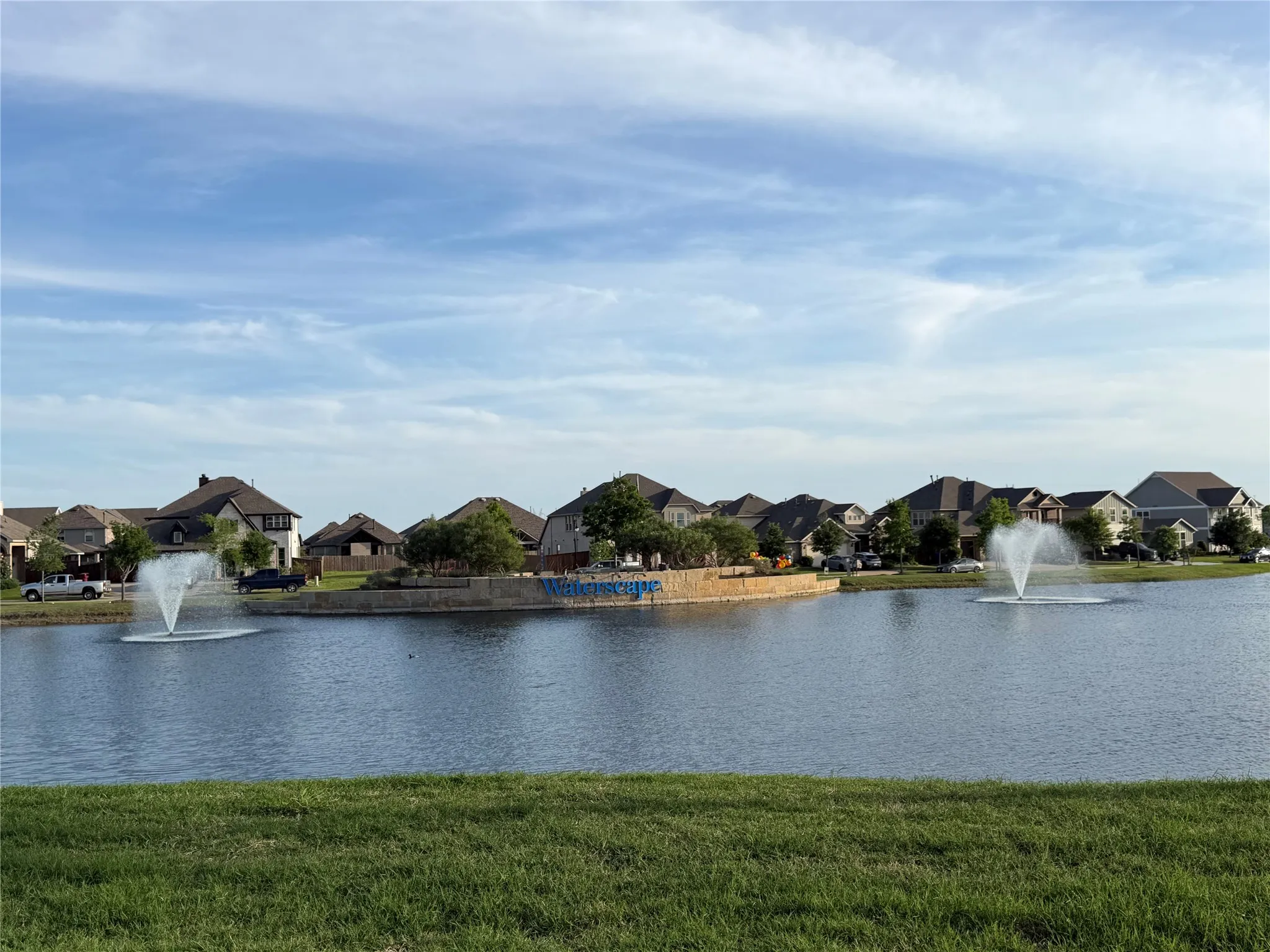 From the Moment You Arrive, You’ll Be Captivated by the Gorgeous Lake and Double Fountains That Greet You. Living in Waterscape Means Enjoying a Resort Lifestyle with Access to an Indoor Clubhouse, Event Pavilion, Sand Volleyball, Dog Park, and Multiple Pools – Including a Large Resort Pool and a Dedicated Lap Pool. Explore Acres of Parks, Hike and Bike Trails, Playgrounds, And Catch-and-Release Fishing Ponds.