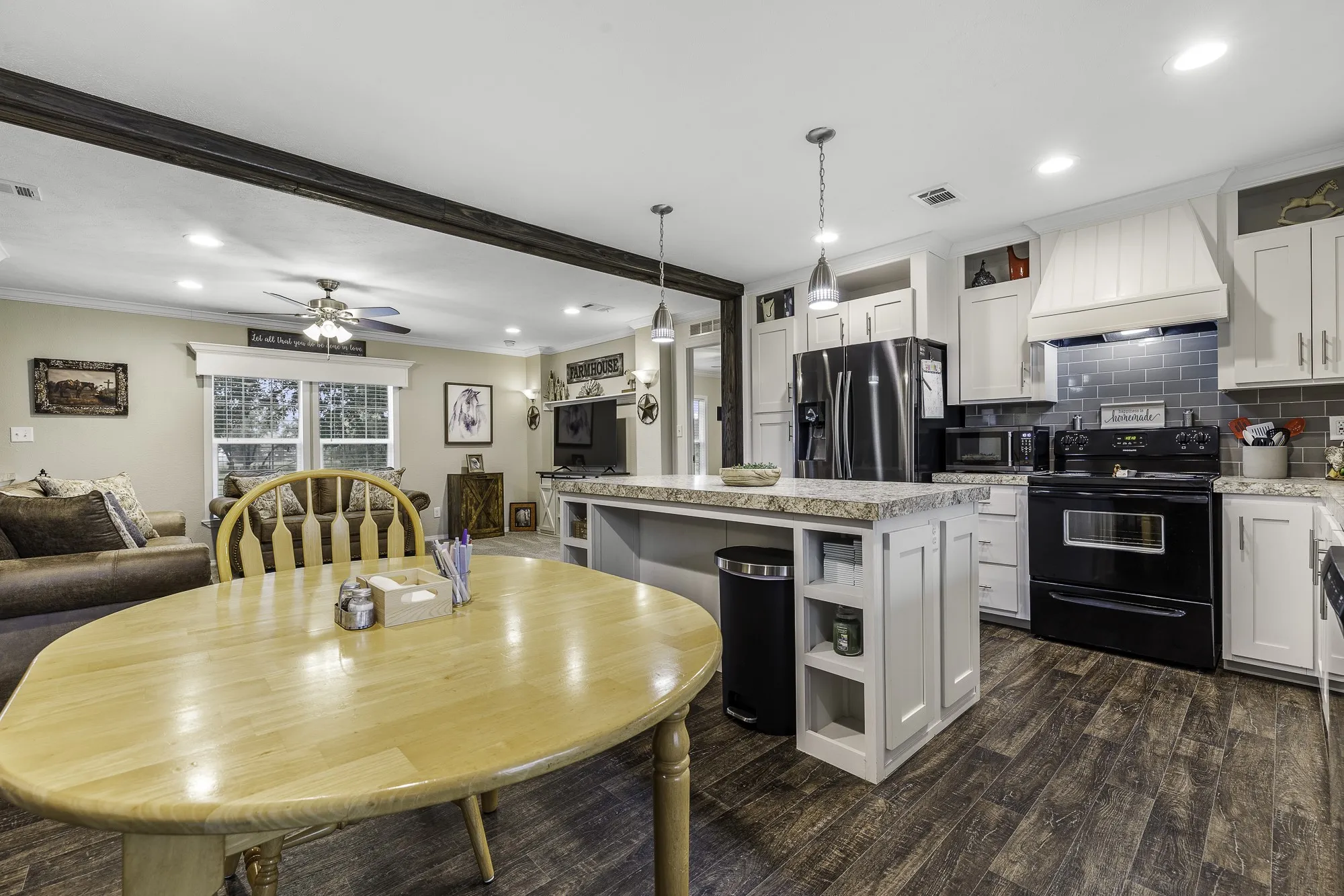 Mobile Home For Sale in Brown County , 224 Rocky Hill Road, Brownwood, Texas 76801, 3 Bedroom, 2 Bathroom, Garage spaces, 1,456 Sqft, built in 2018, mls#21249324, Real Estate Agent in Brownwood, Homes For Sale in Brown county, Homes For Sale in Brownwood, Realtor in Brownwood Texas, Real Estate Brokerage Independent Realty Texas, Luminita Cordes Realtor