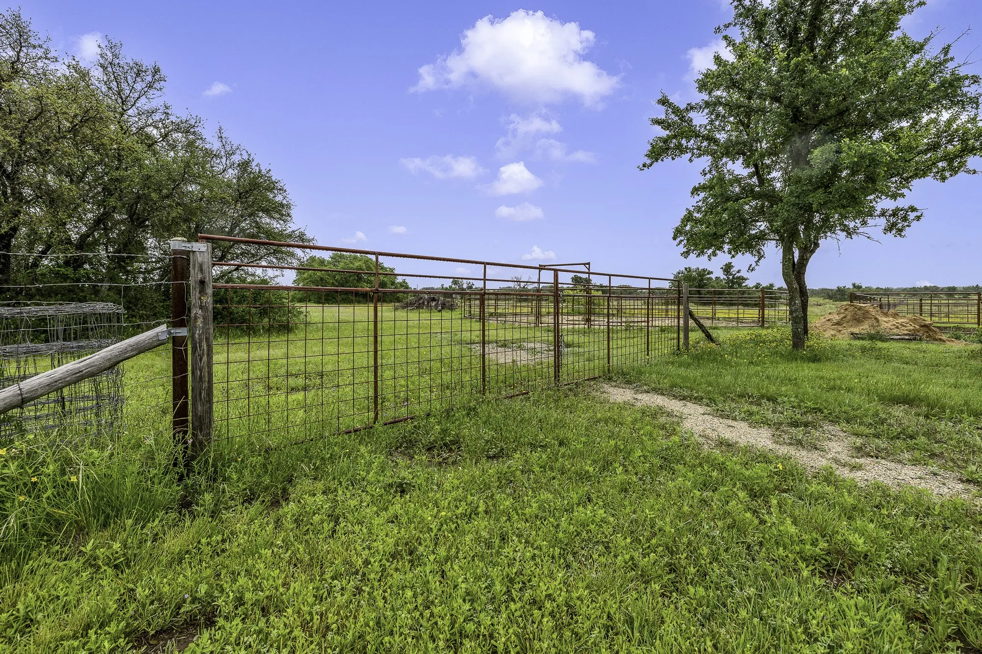 Mobile Home For Sale in Brown County , 224 Rocky Hill Road, Brownwood, Texas 76801, 3 Bedroom, 2 Bathroom, Garage spaces, 1,456 Sqft, built in 2018, mls#21249324, Real Estate Agent in Brownwood, Homes For Sale in Brown county, Homes For Sale in Brownwood, Realtor in Brownwood Texas, Real Estate Brokerage Independent Realty Texas, Luminita Cordes Realtor