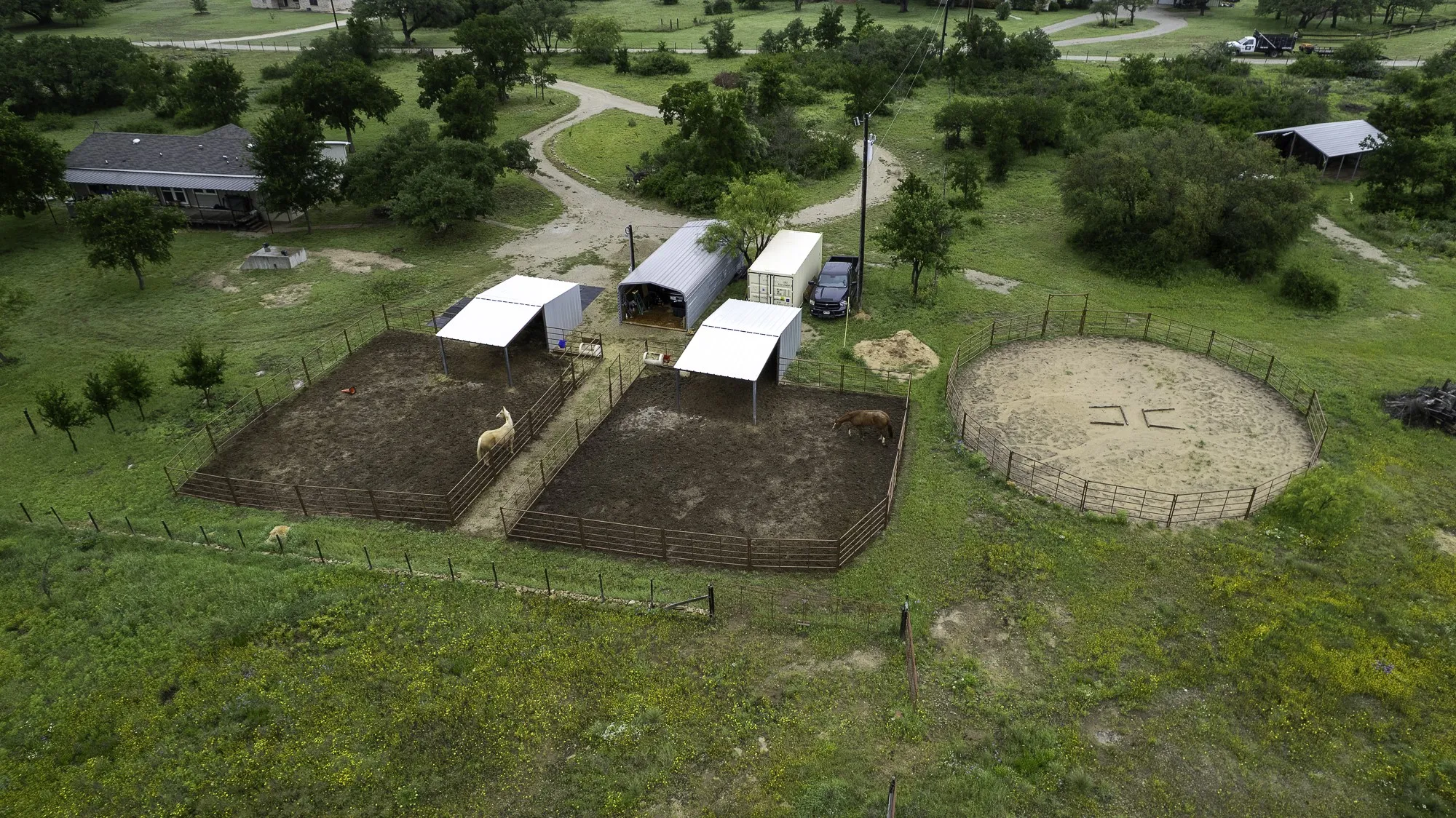 Aerial of the 2 stalls and trap   Round pen not included