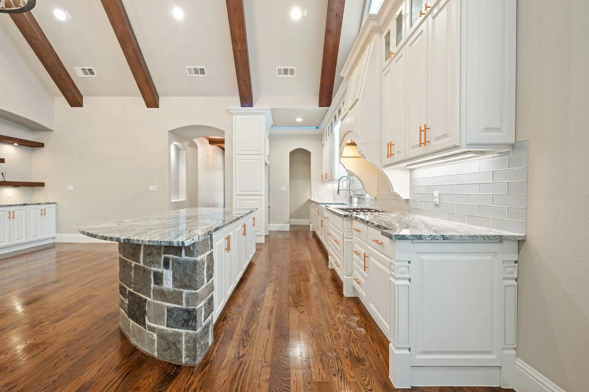 Single Family Residence For Sale in Hunt County , 2104 Wellington Street, Greenville, Texas 75401, 3 Bedroom, 3 Bathroom, 2 Garage spaces, 2,068 Sqft, built in 2019, mls#21241447, Real Estate Agent in Greenville, Homes For Sale in Hunt county, Homes For Sale in Greenville, Realtor in Greenville Texas, Real Estate Brokerage Independent Realty Texas, Luminita Cordes Realtor