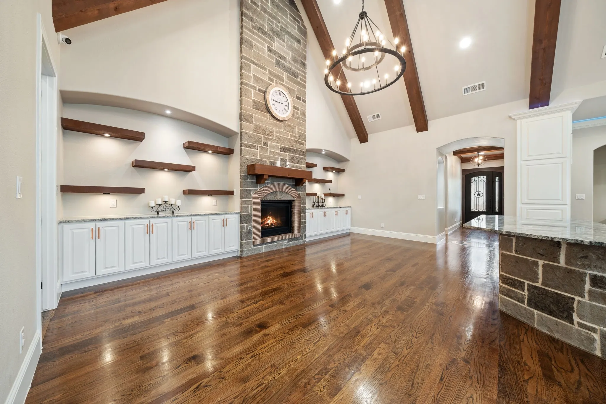 Single Family Residence For Sale in Hunt County , 2104 Wellington Street, Greenville, Texas 75401, 3 Bedroom, 3 Bathroom, 2 Garage spaces, 2,068 Sqft, built in 2019, mls#21241447, Real Estate Agent in Greenville, Homes For Sale in Hunt county, Homes For Sale in Greenville, Realtor in Greenville Texas, Real Estate Brokerage Independent Realty Texas, Luminita Cordes Realtor