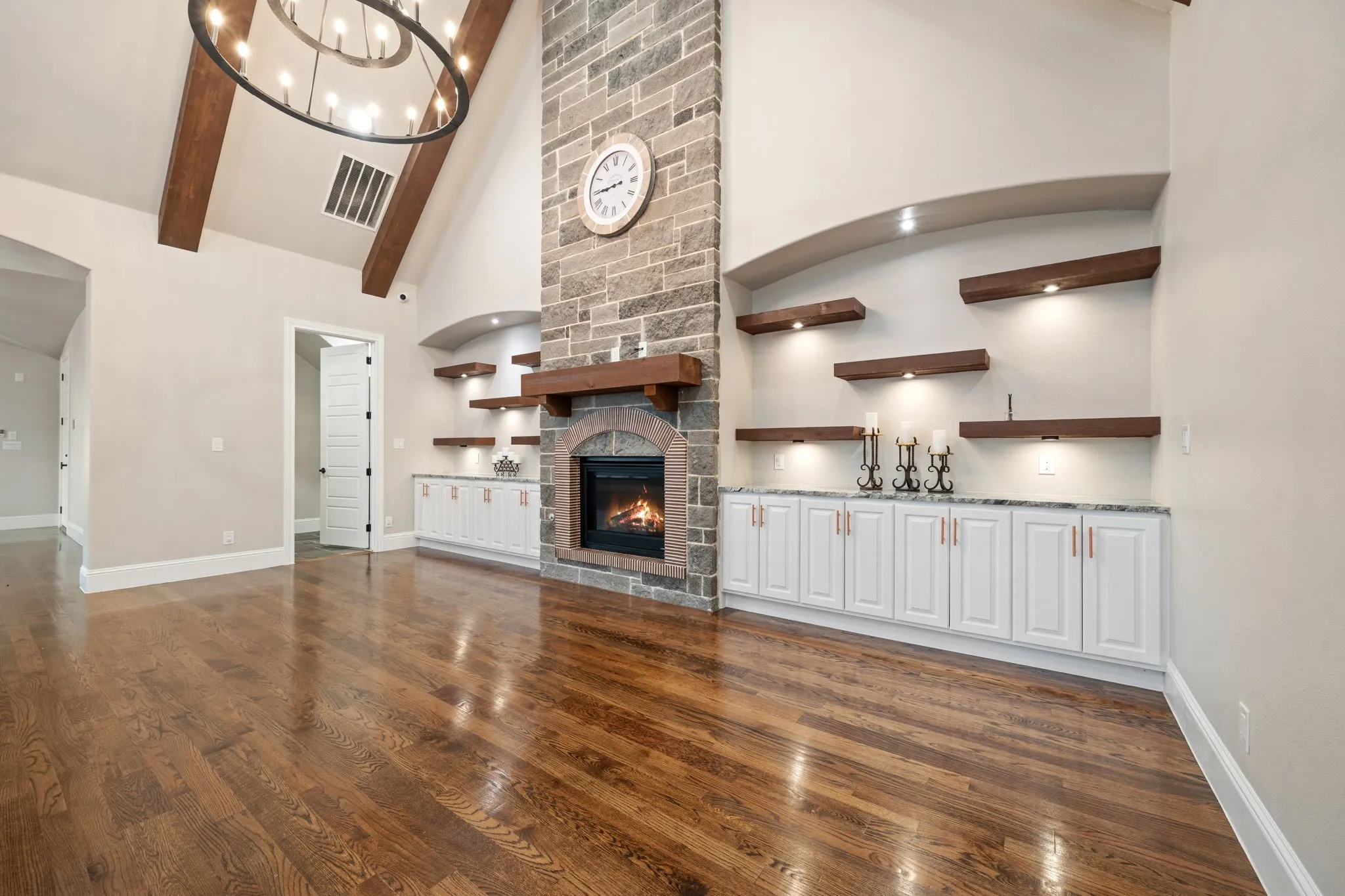 Single Family Residence For Sale in Hunt County , 2104 Wellington Street, Greenville, Texas 75401, 3 Bedroom, 3 Bathroom, 2 Garage spaces, 2,068 Sqft, built in 2019, mls#21241447, Real Estate Agent in Greenville, Homes For Sale in Hunt county, Homes For Sale in Greenville, Realtor in Greenville Texas, Real Estate Brokerage Independent Realty Texas, Luminita Cordes Realtor