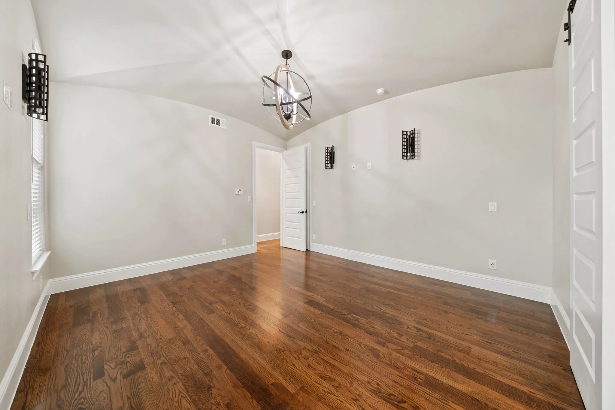 Single Family Residence For Sale in Hunt County , 2104 Wellington Street, Greenville, Texas 75401, 3 Bedroom, 3 Bathroom, 2 Garage spaces, 2,068 Sqft, built in 2019, mls#21241447, Real Estate Agent in Greenville, Homes For Sale in Hunt county, Homes For Sale in Greenville, Realtor in Greenville Texas, Real Estate Brokerage Independent Realty Texas, Luminita Cordes Realtor